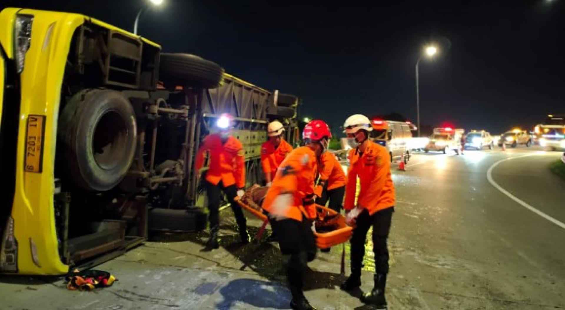 出事的巴士原从首都雅加达开往日惹。