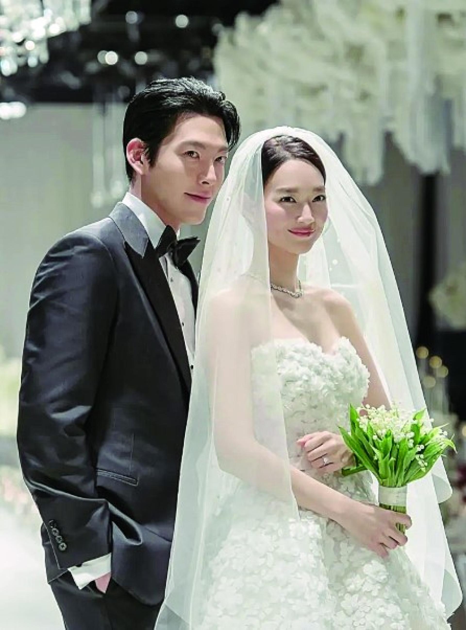 金宇彬、申敏儿已于20日结婚，由法轮师父担任证婚人。