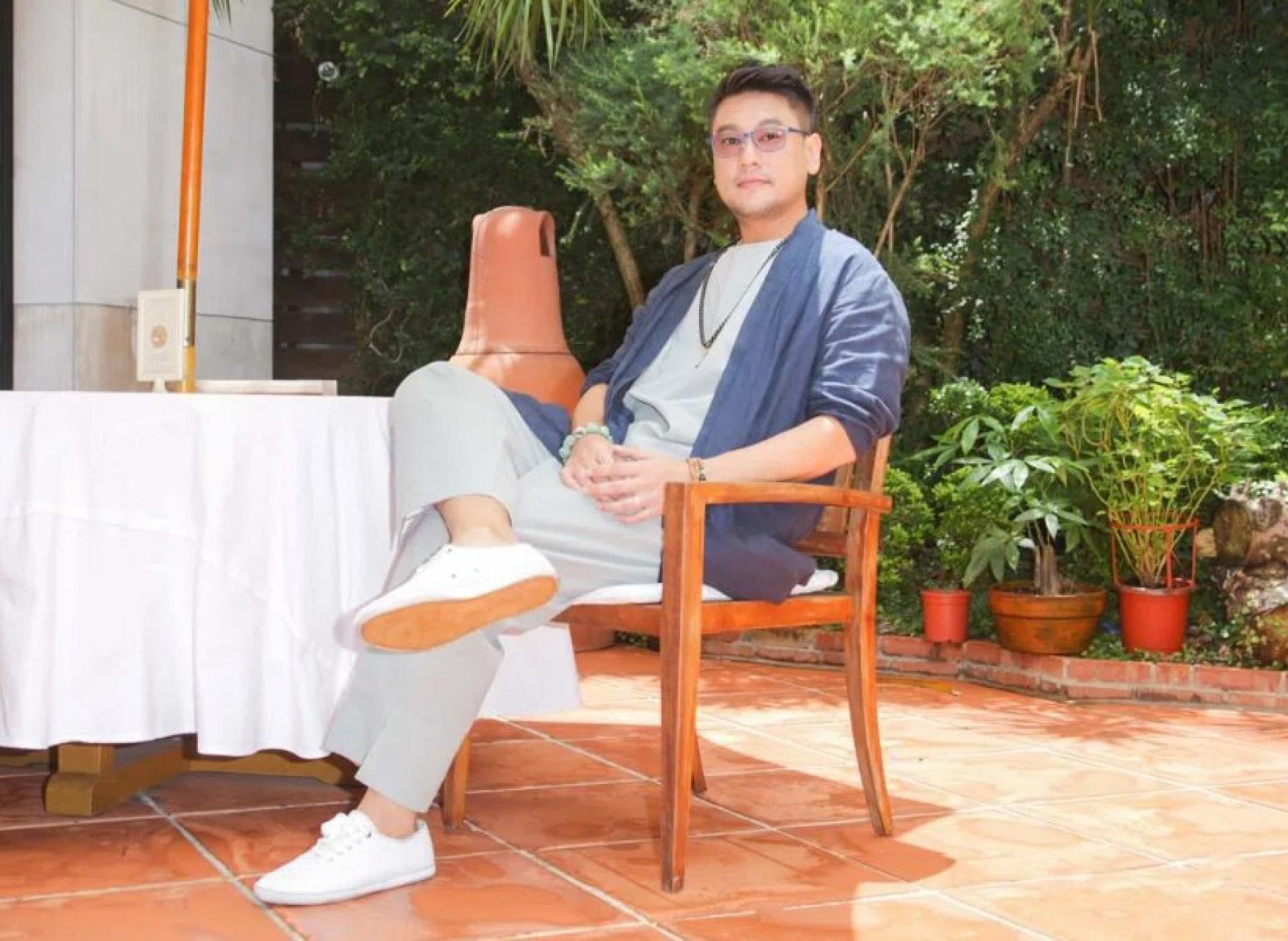 朱孝天星期四（12月25日）晚承认发言不妥。