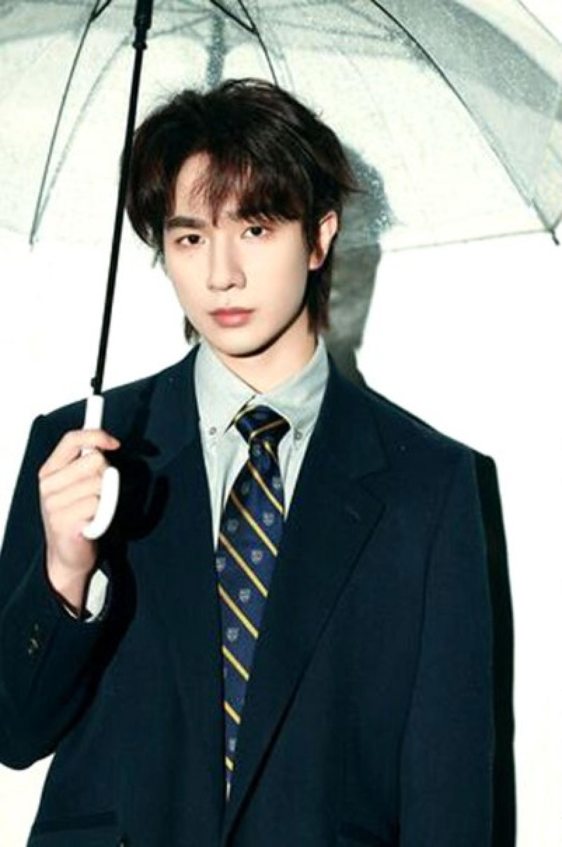 李宏毅遭法院下限制消费令。