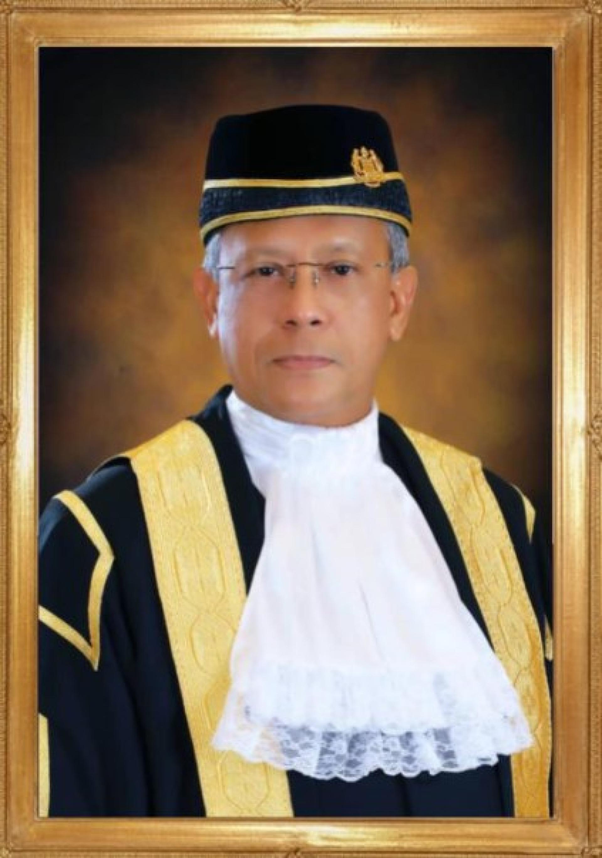 柯林劳伦斯：辩方在审讯过程中，对关键证人提出的事项进行了详尽的交叉询问，并不存在纳吉受到不公待遇的情况。