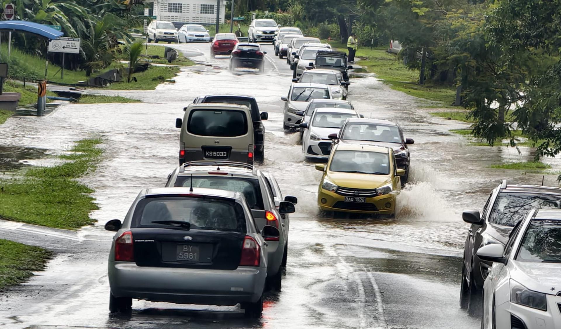 摩拉路淹水情况
