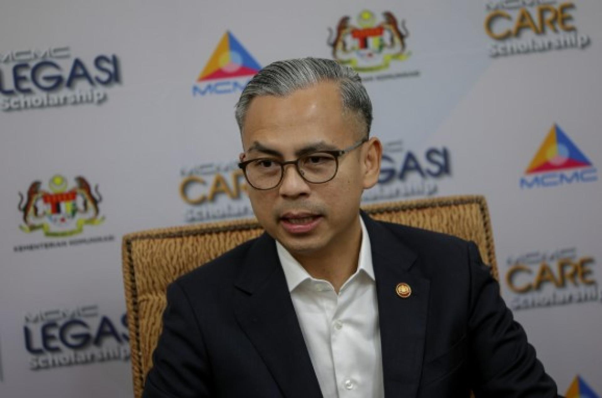 通讯部长拿督法米。