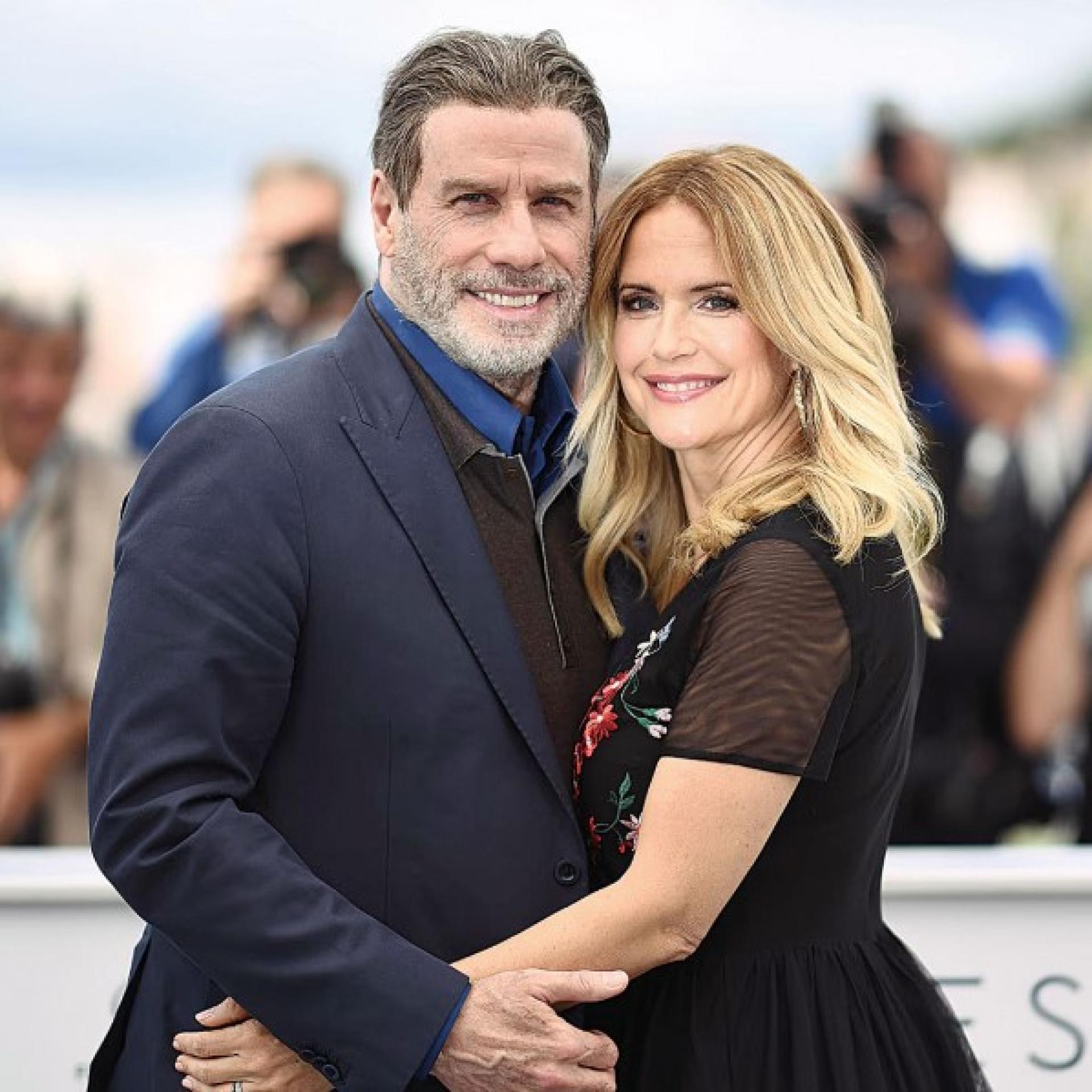 尊特拉华达和已故妻子凯莉育有3名子女。