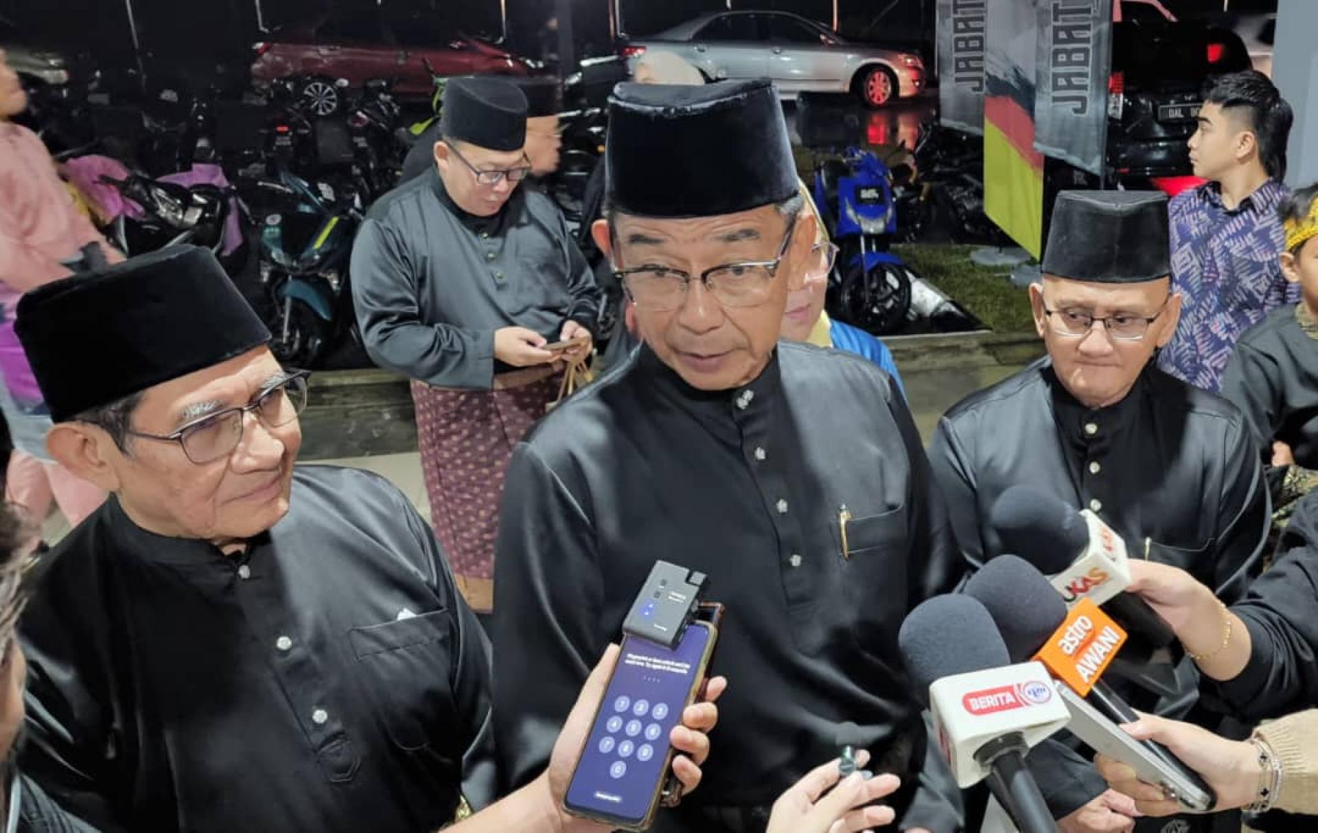 砂拉越旅游、创意产业与表演艺术部长拿督斯里阿都卡林敦促所有在砂拉越举办大型活动的主办单位，务必细致审查节目内容，确保不含可能引发负面反响的表演元素。