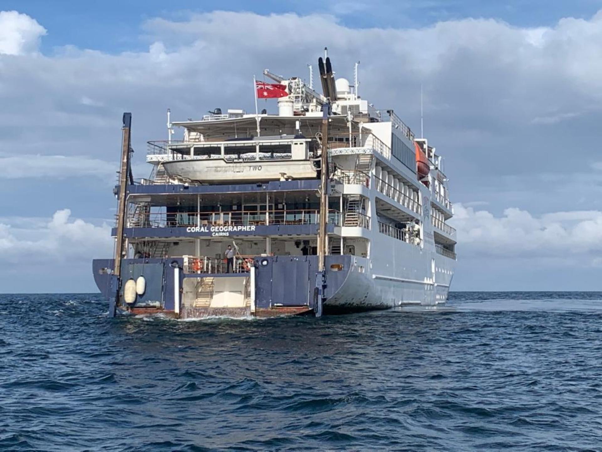 海况不稳，“珊瑚地理学家”号（Coral Geographer）邮轮最终未能顺利抵达美里港。