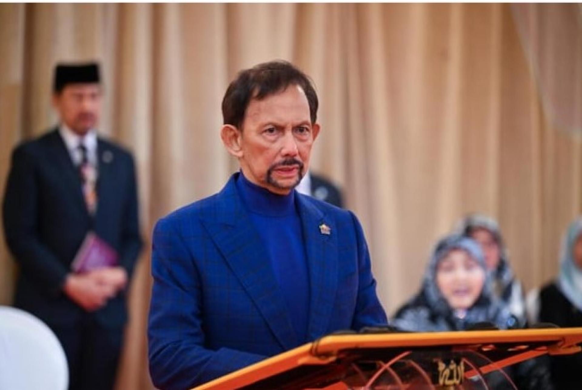 苏丹下发表御词。