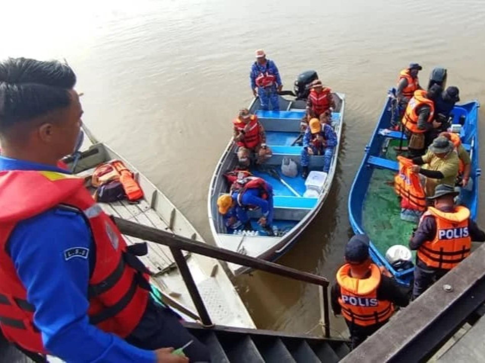 达罗消拯人员仍在搜救受害者。