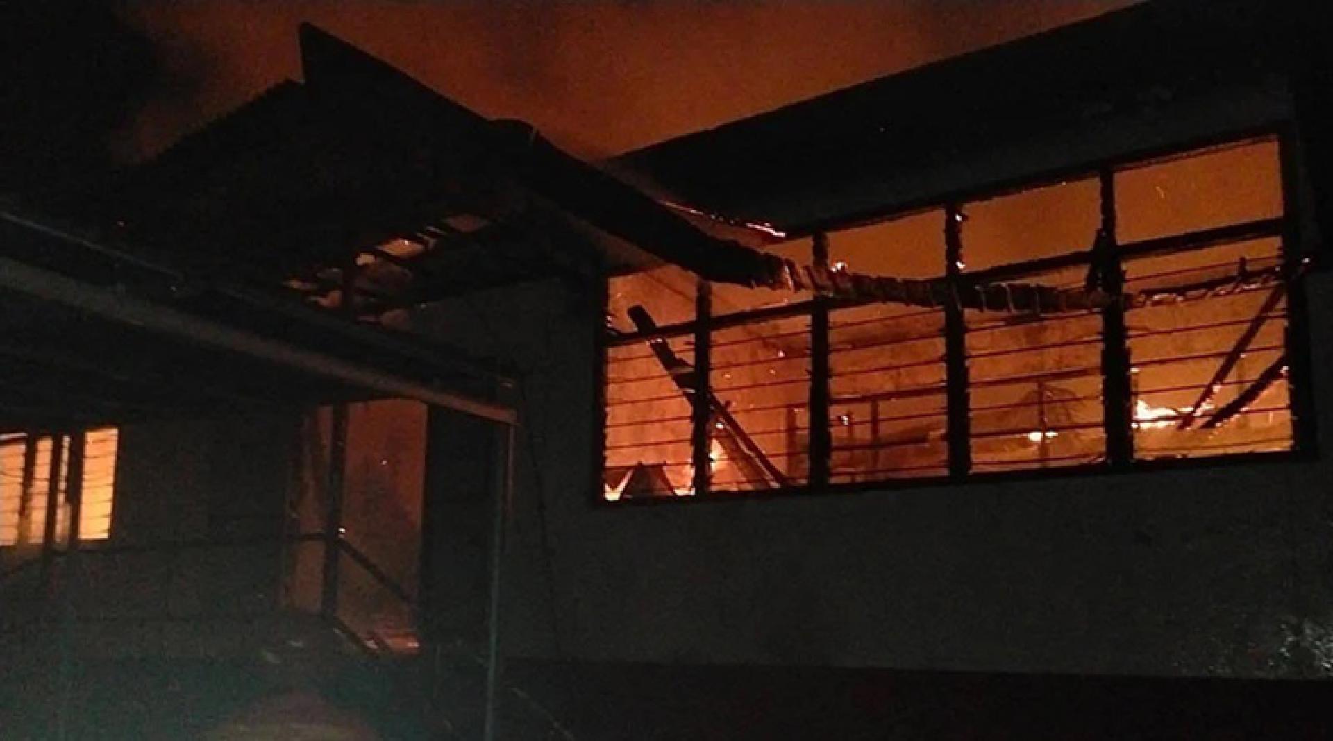 消防救援局说，火灾发生时，许多老年居民可能正在房间里休息。