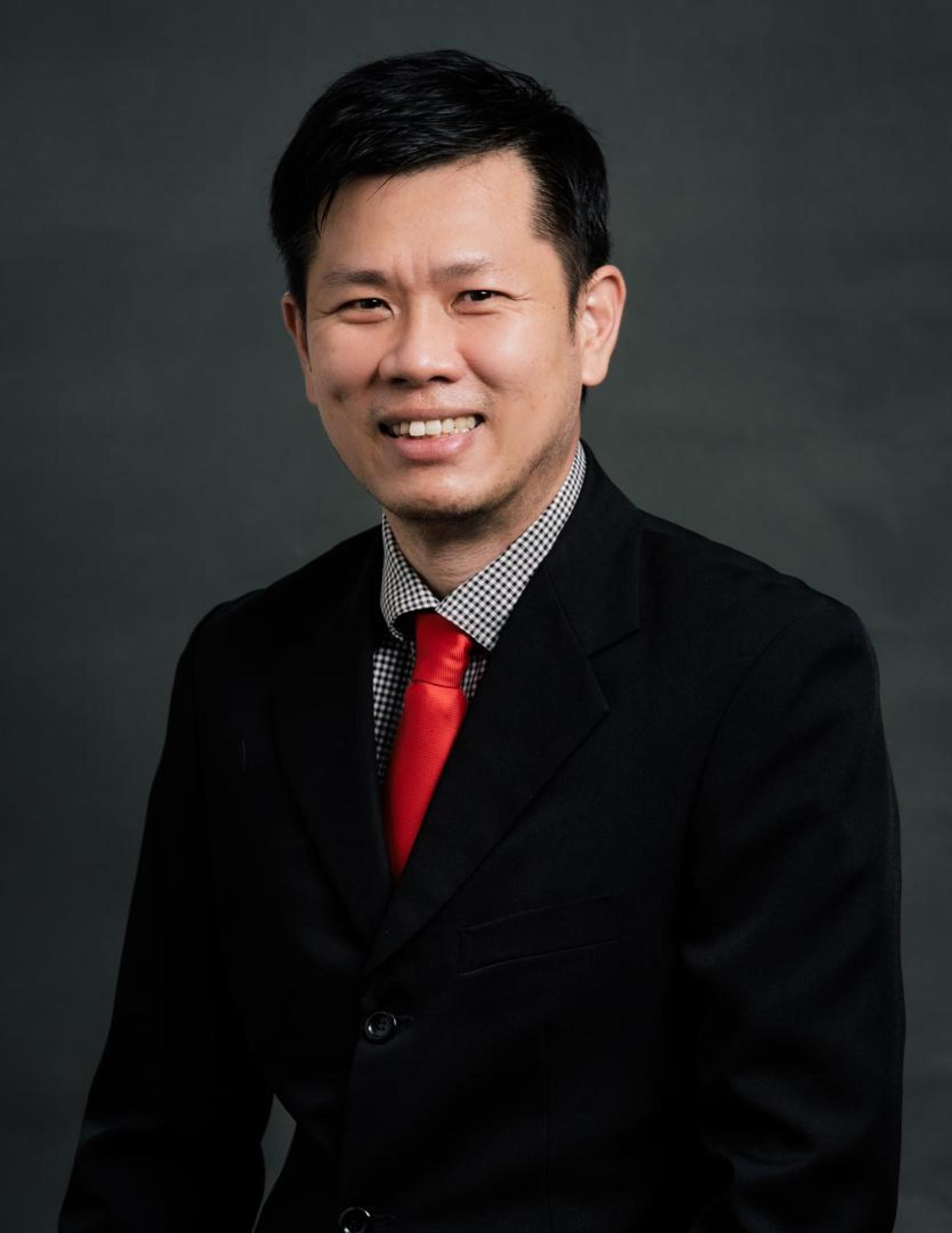 美里省华人总会会长许信隆。