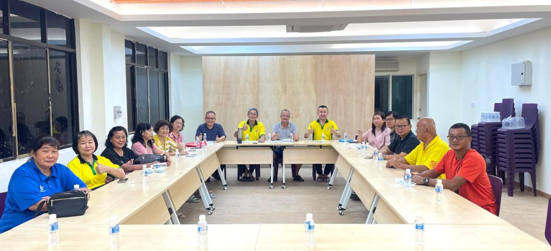 美里沈氏公会顺利完成第21届理事会改选，主席沈德光（中）宣布不再蝉联，交棒新生代，冀公会薪火相传、持续发展。