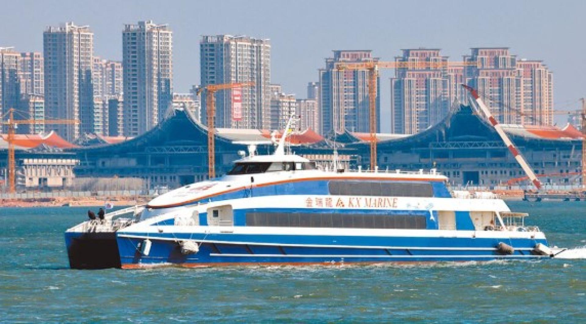 目前，两岸有四条“小三通”客运航线。图为厦门至金门航线。