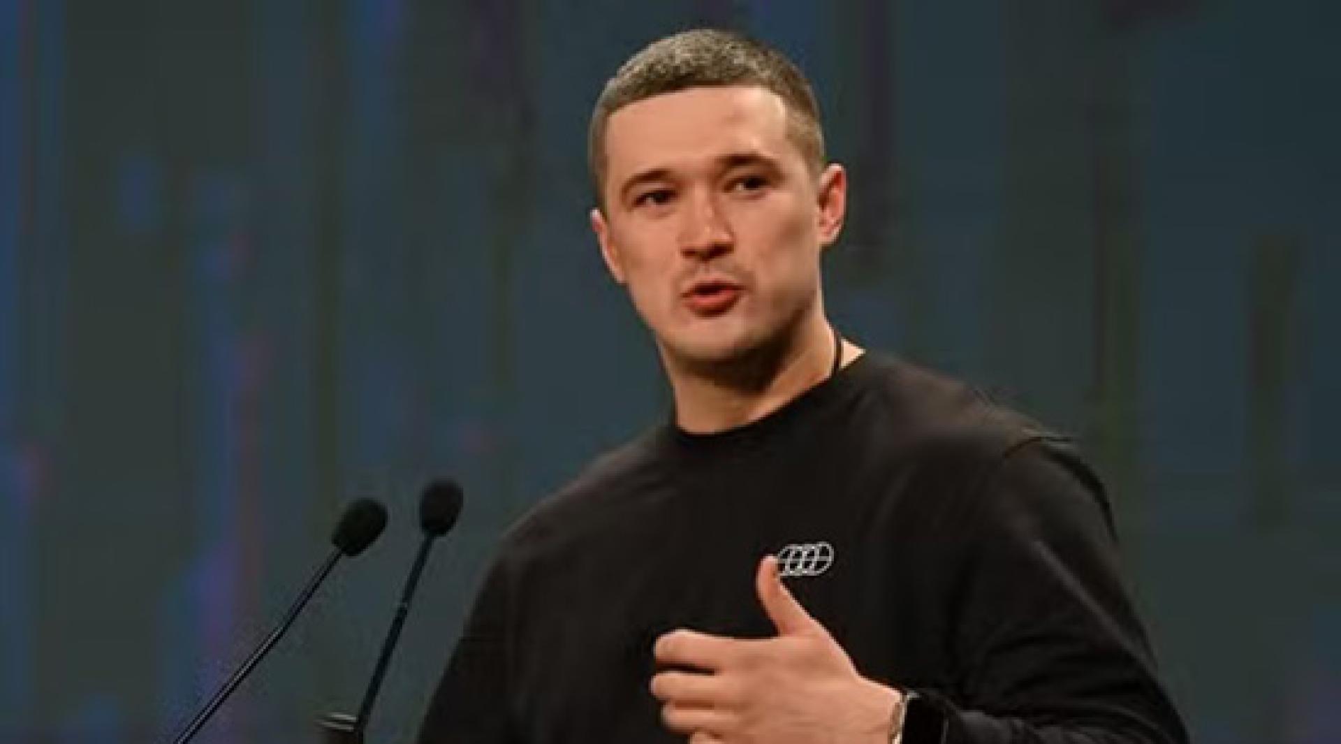 奥多罗夫将接替什梅加尔出任国防部长。