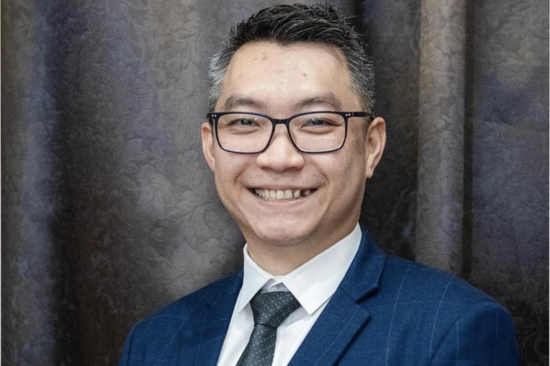 刘儱语市议员。