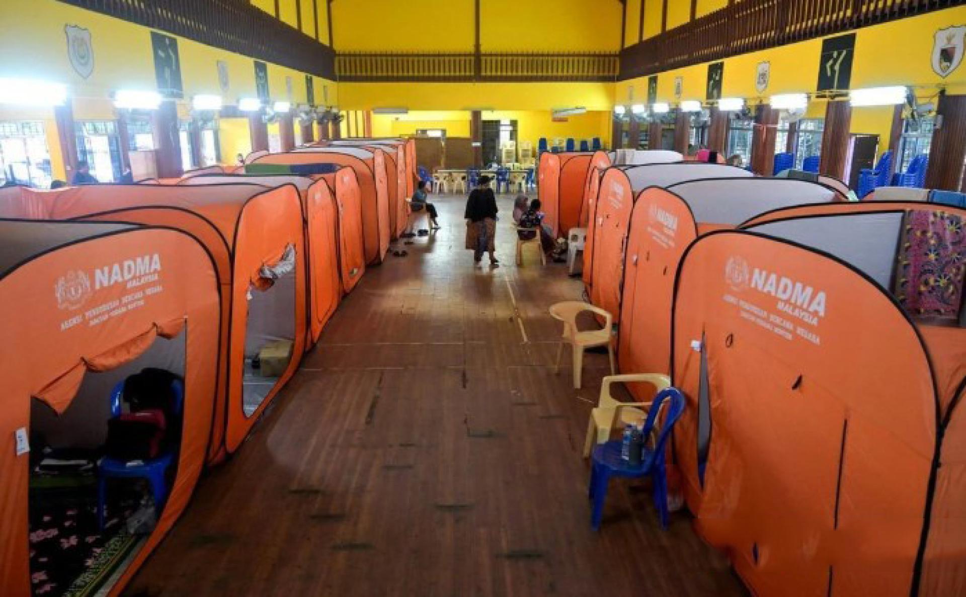 砂拉越多个地区的水灾灾民人数呈下降趋势。截至晚上7时，共有264户家庭、1,052名灾民安置在8个临时疏散中心