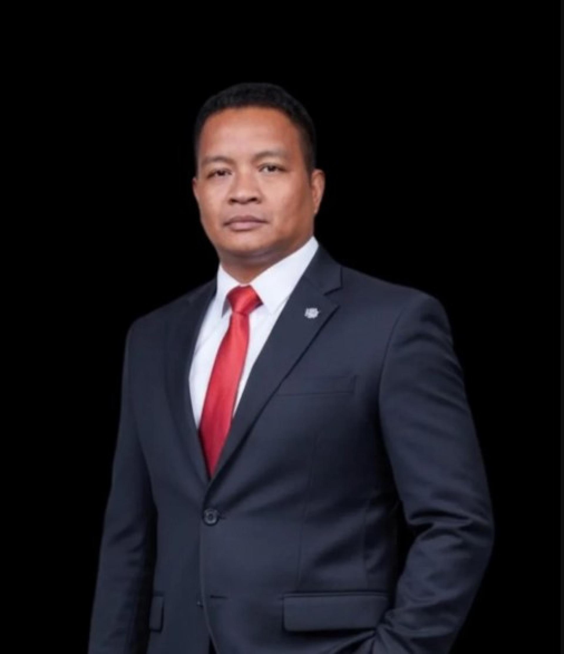 砂拉越土著教师联合会主席祖基菲里塞比利。