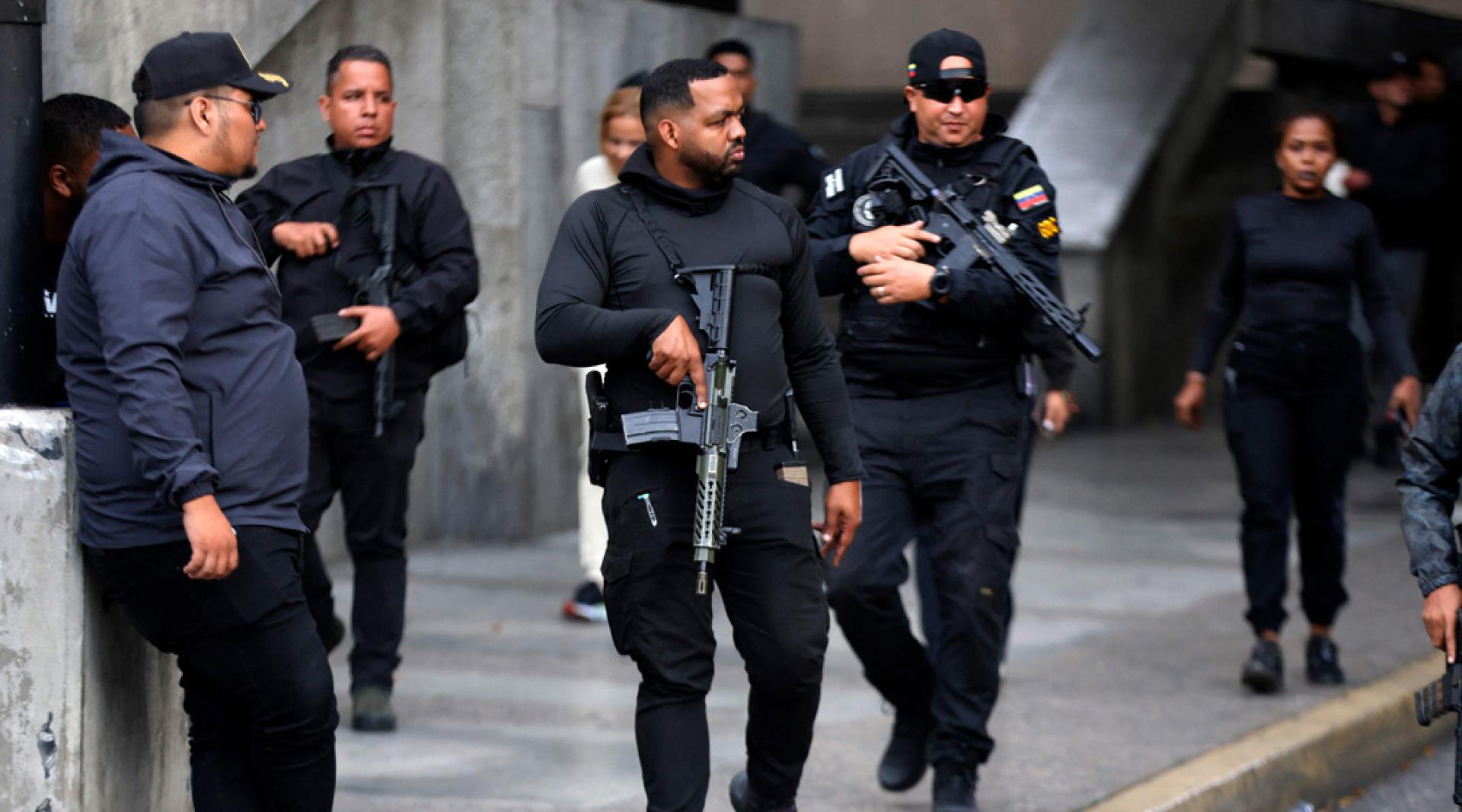 委内瑞拉警察将在全国逮捕“叛徒”。