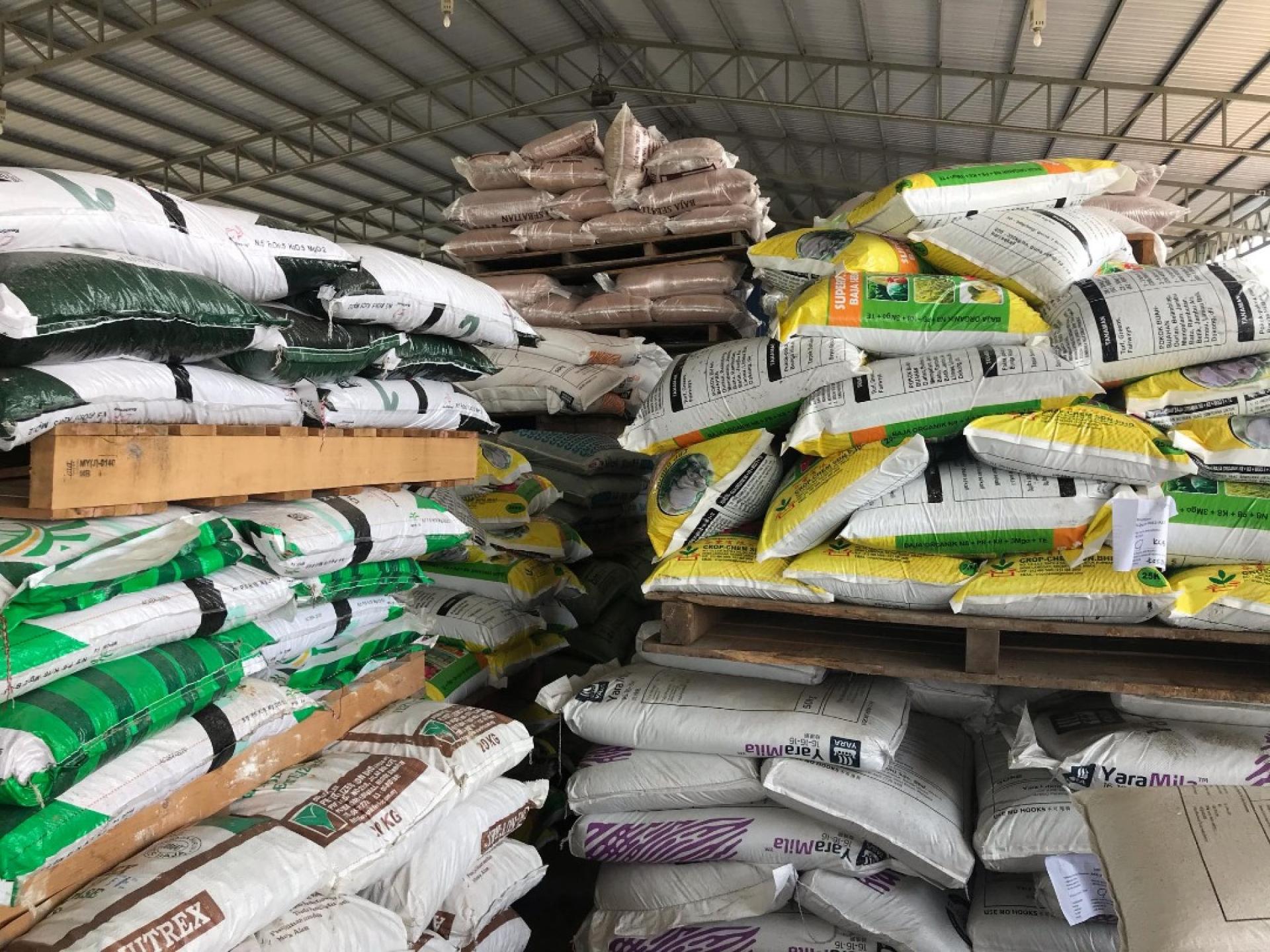 农粮部宣布，饲料、化肥和和杀虫剂生产商获豁免销售税。图为化肥。（示意图）