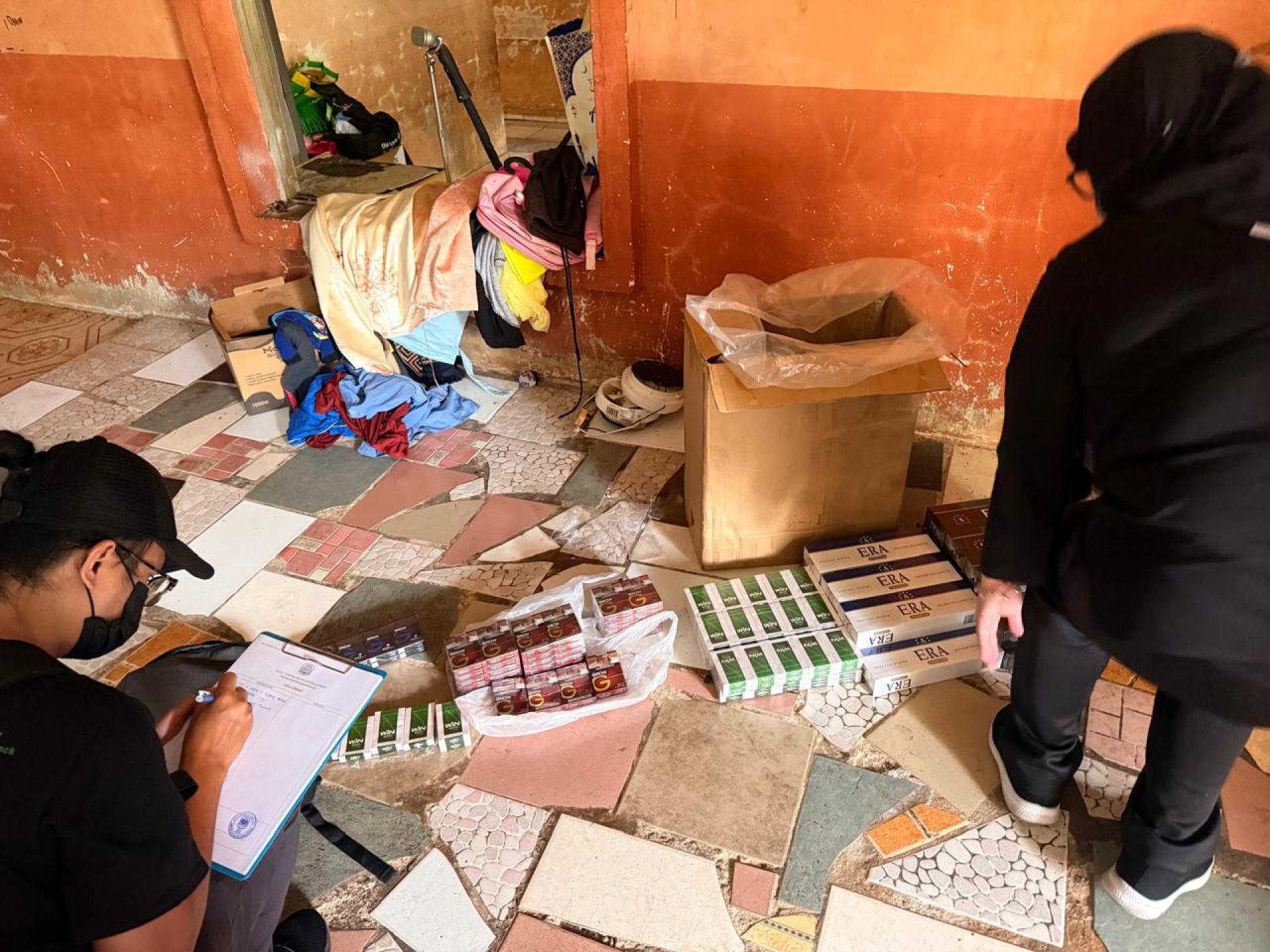 执法人员计萛查获的香烟