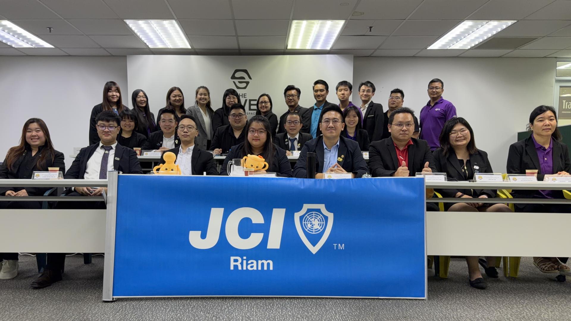 美里廉律国际青年商会第十六届常年全员大会出席者大合照。