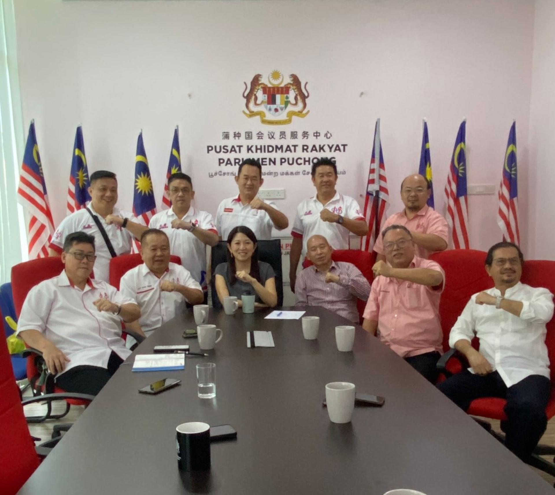 民主行动党全国元老俱乐部理事会与杨美盈举行交流会。