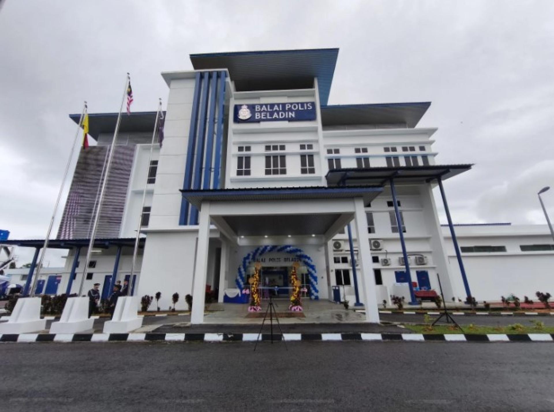 新落成的贝拉丁警局今日由吉尔伯德主持开幕。