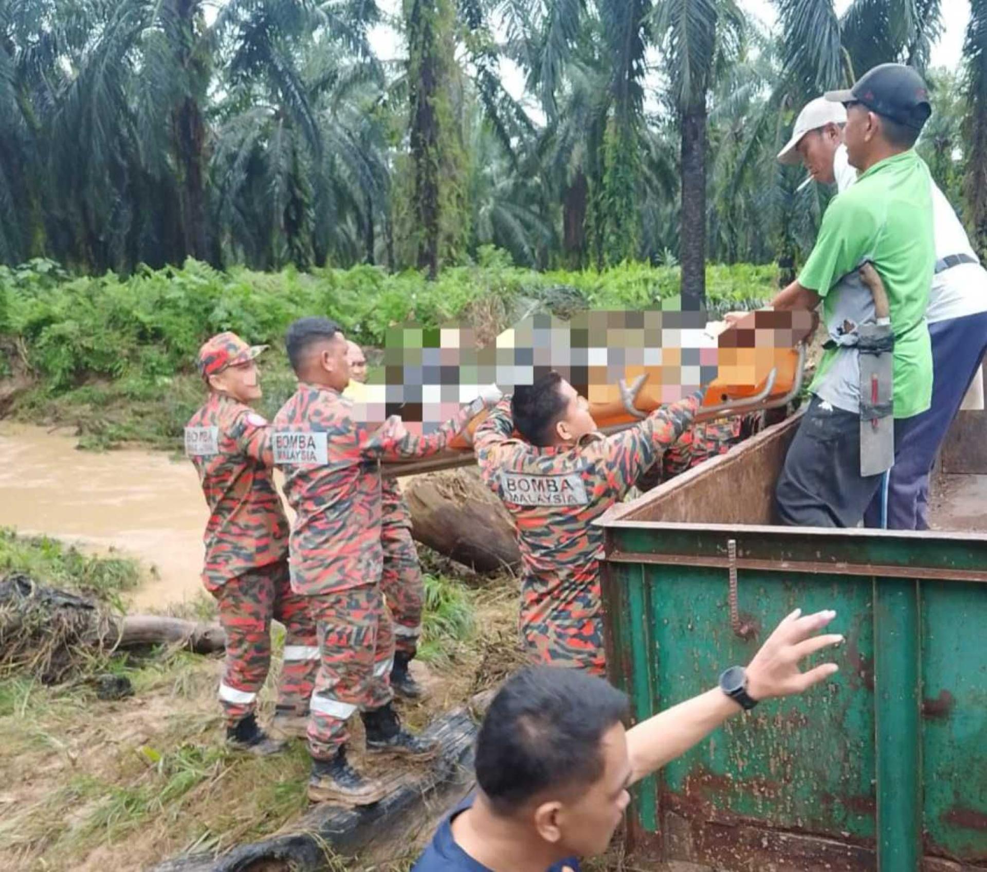 失踪者遗体周五早上在距事发地点约800米处发现。