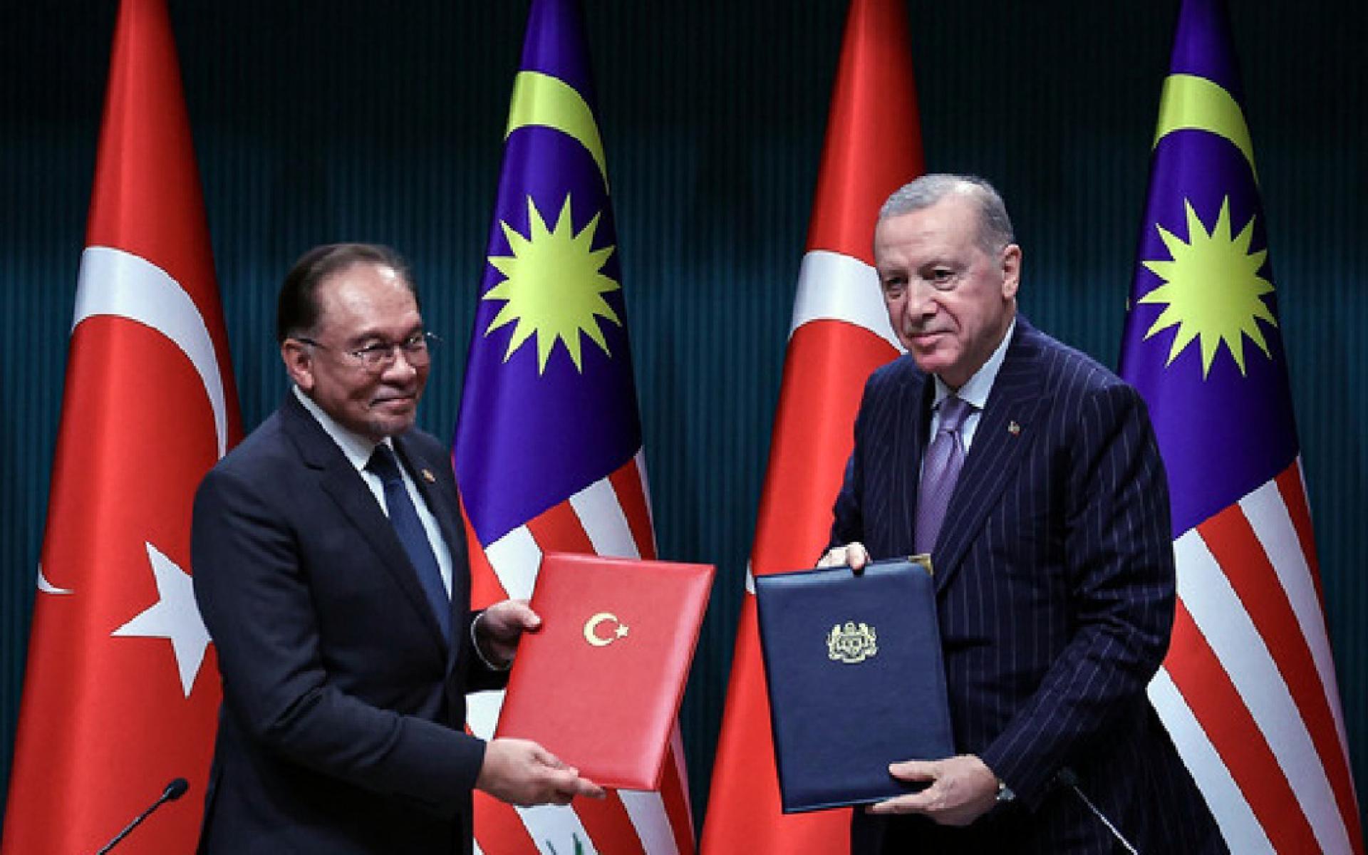 安华与土耳其总统埃尔多安签署关于成立HLSCC的联合声明，标志着双方同意将双边关系提升至最高水平，并开启马土合作的新篇章。