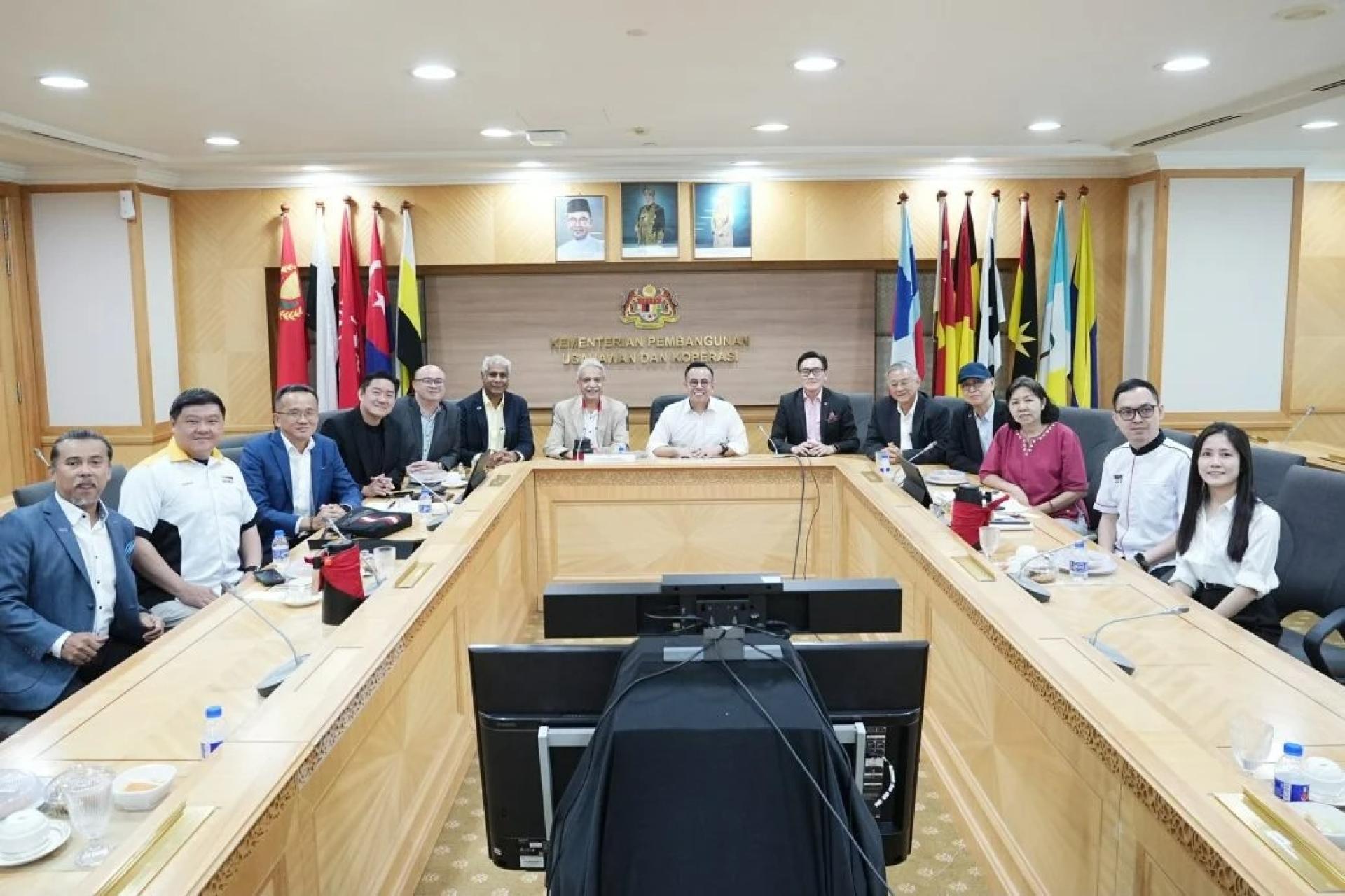 沈志强与7个商业协会领袖进行交流。