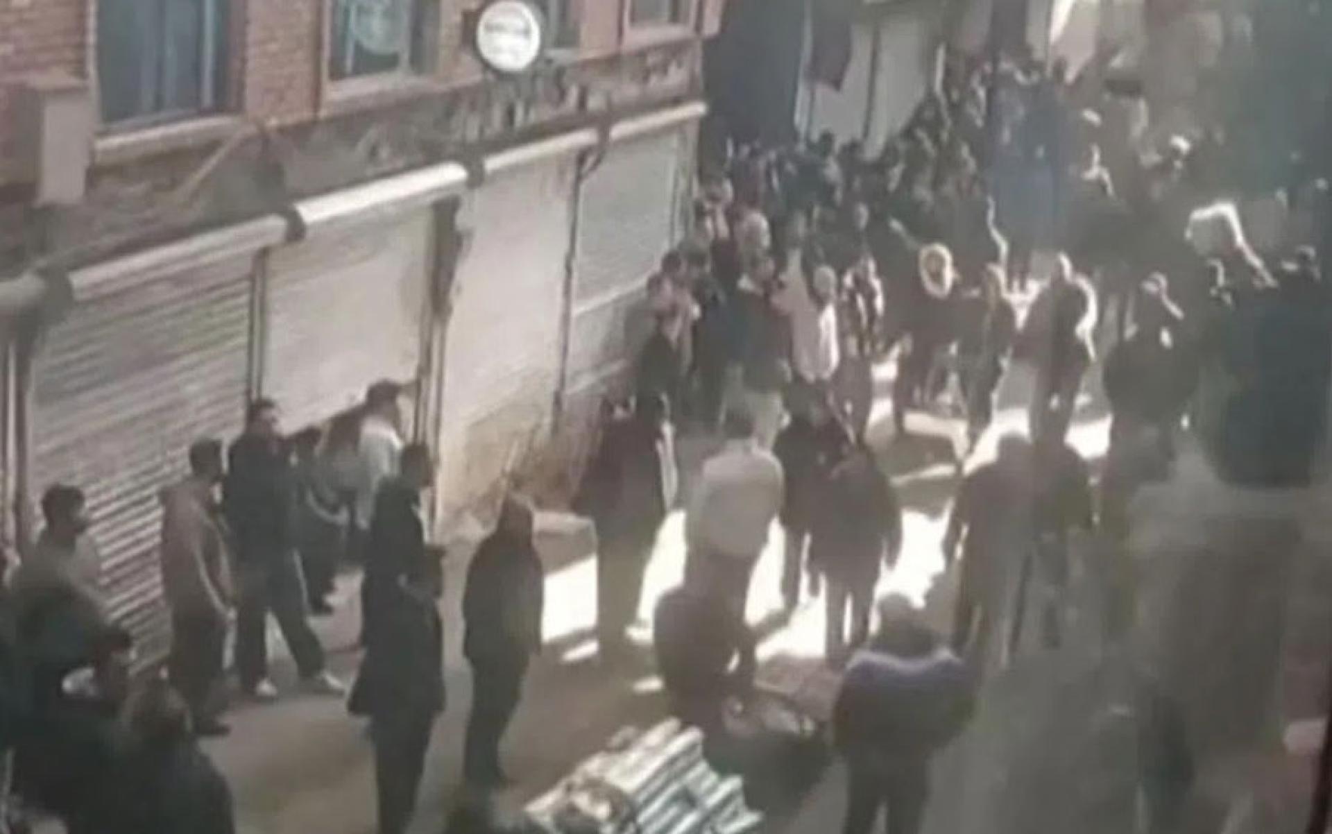 自去年12月28日以来，伊朗商户不断举行抗议活动，反对物价飞涨和货币暴跌，示威活动蔓延至少40个城市，其中一些演变为致命冲突，已造成至少36人丧命。