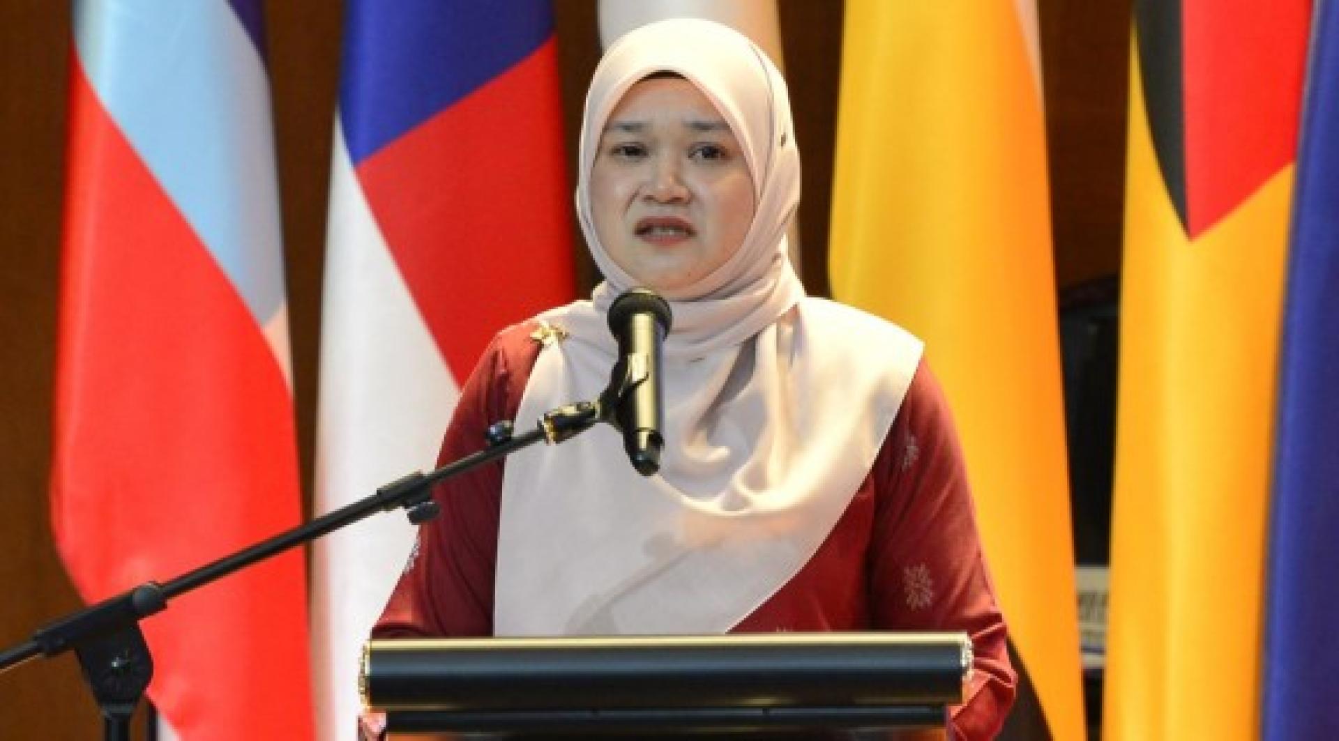 法丽娜：教育部已将教师、学生与学校社区的微小心声作为教育改革的核心，并以此为制定新教育课程的基础。