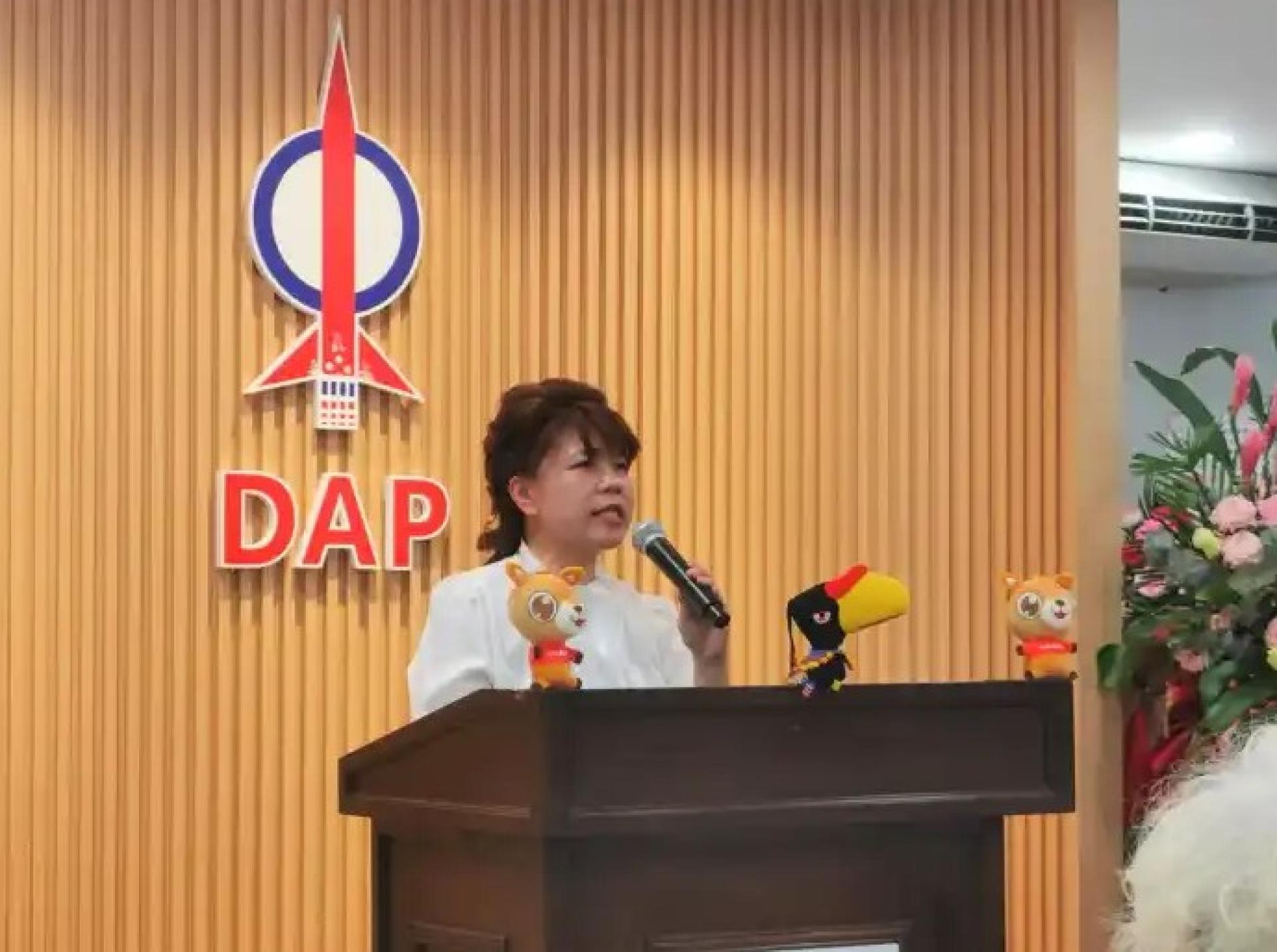 杨薇讳在2026年1月11日古晋翻新后的砂拉越行动党总部重开仪式上发表讲话。