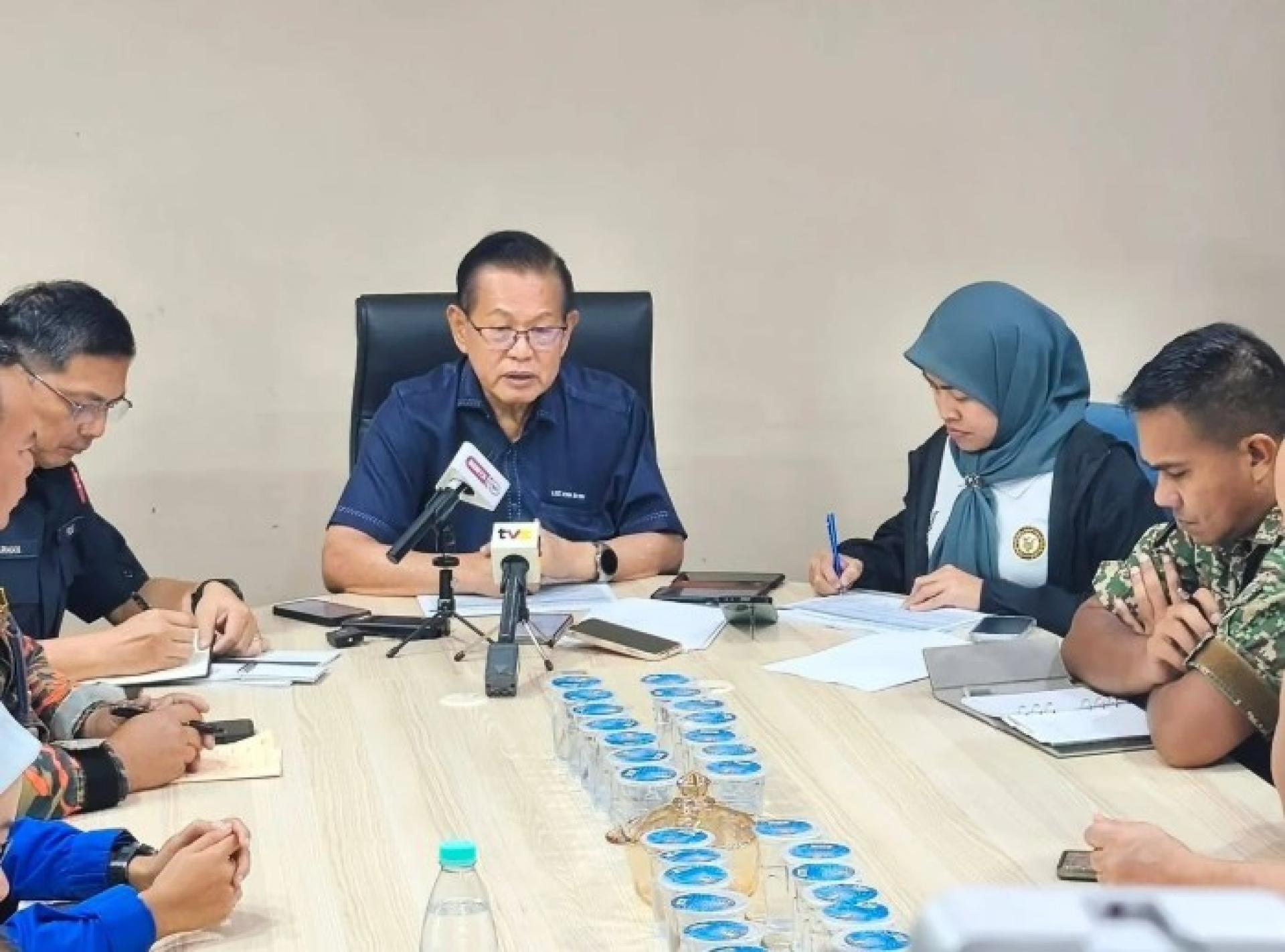 李景胜出席美里三大防洪工程新闻发布会。