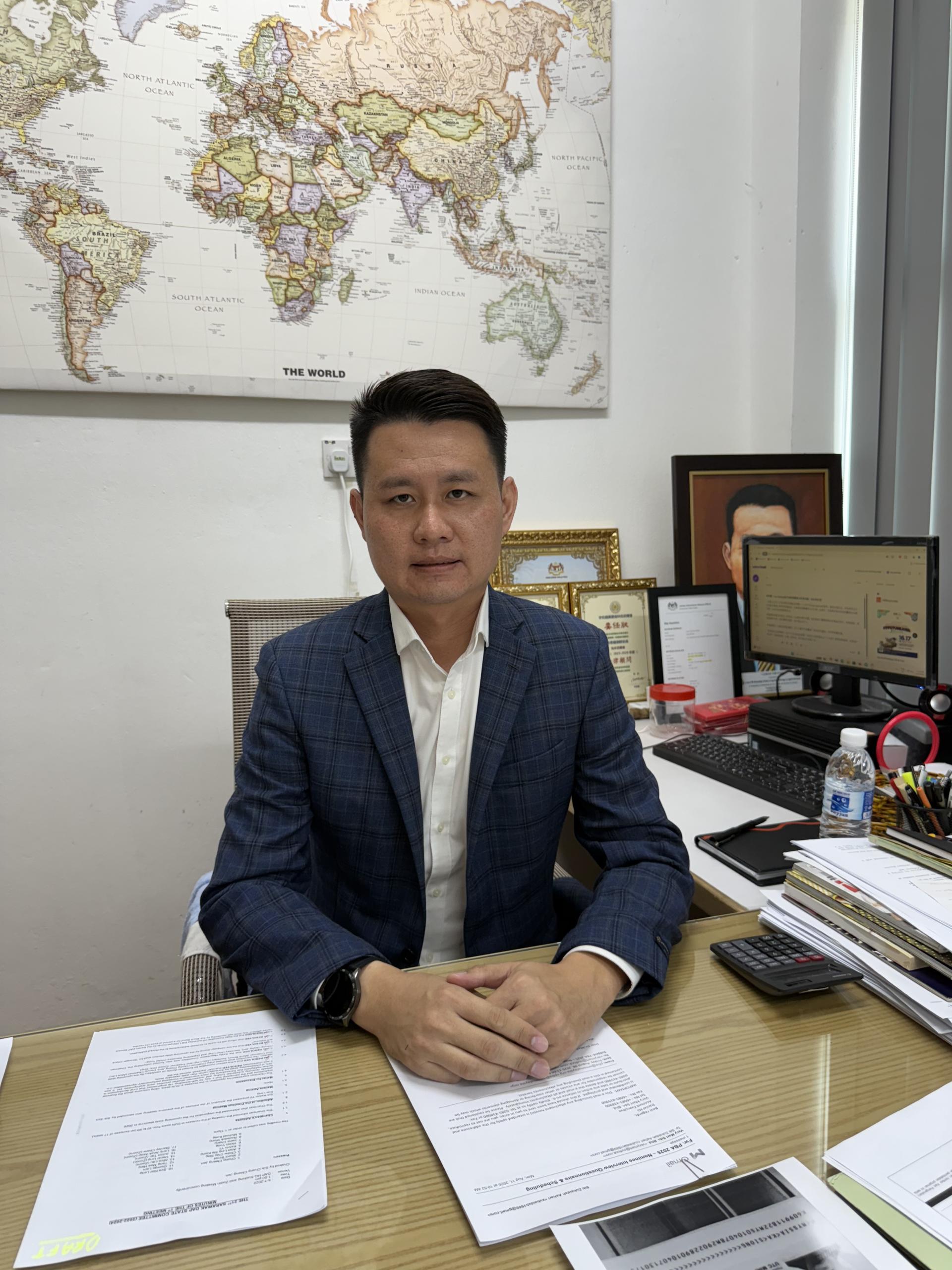 砂希望联盟兼行动党秘书林思健律师。