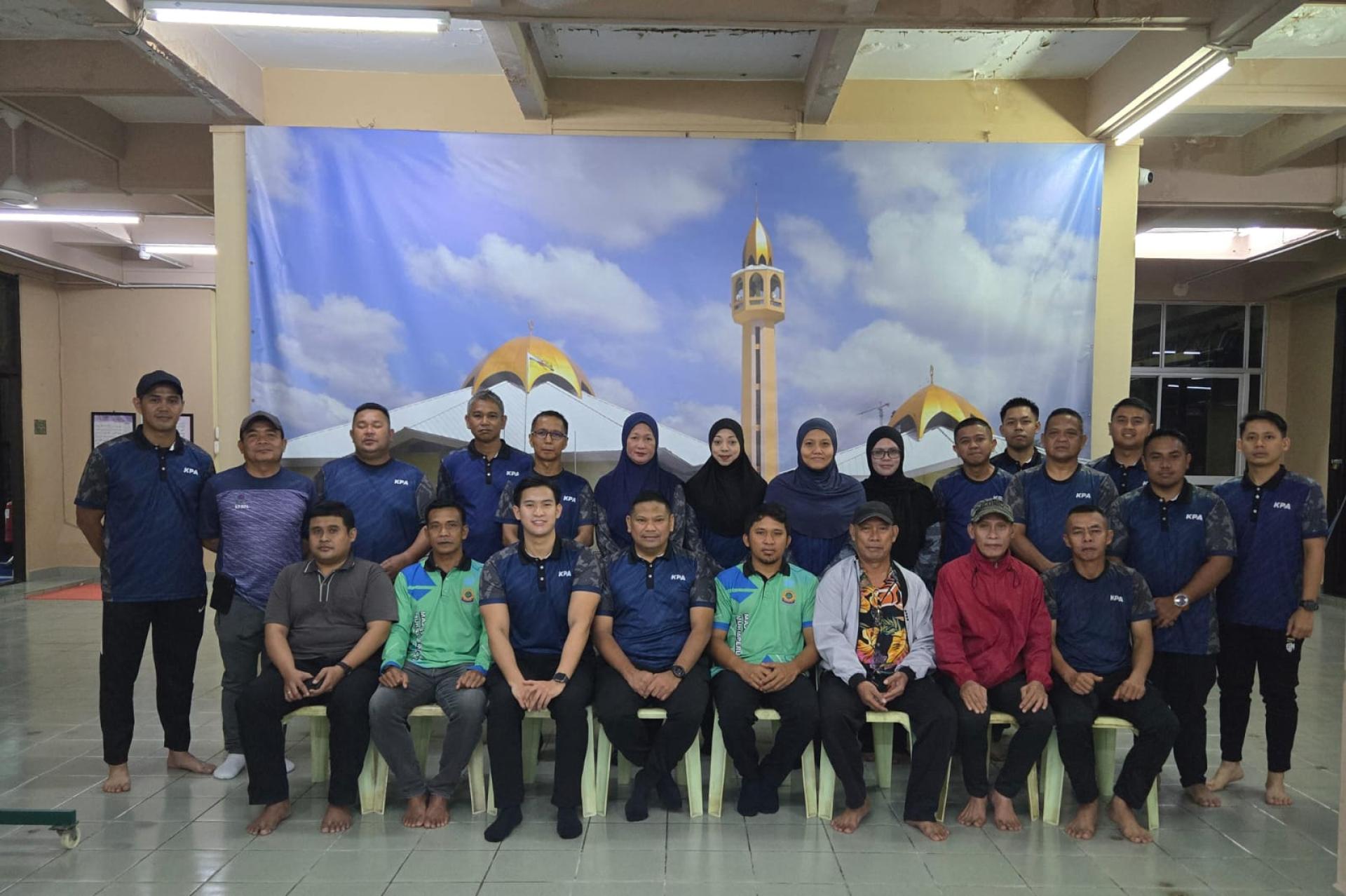 参与清洁活动者合影