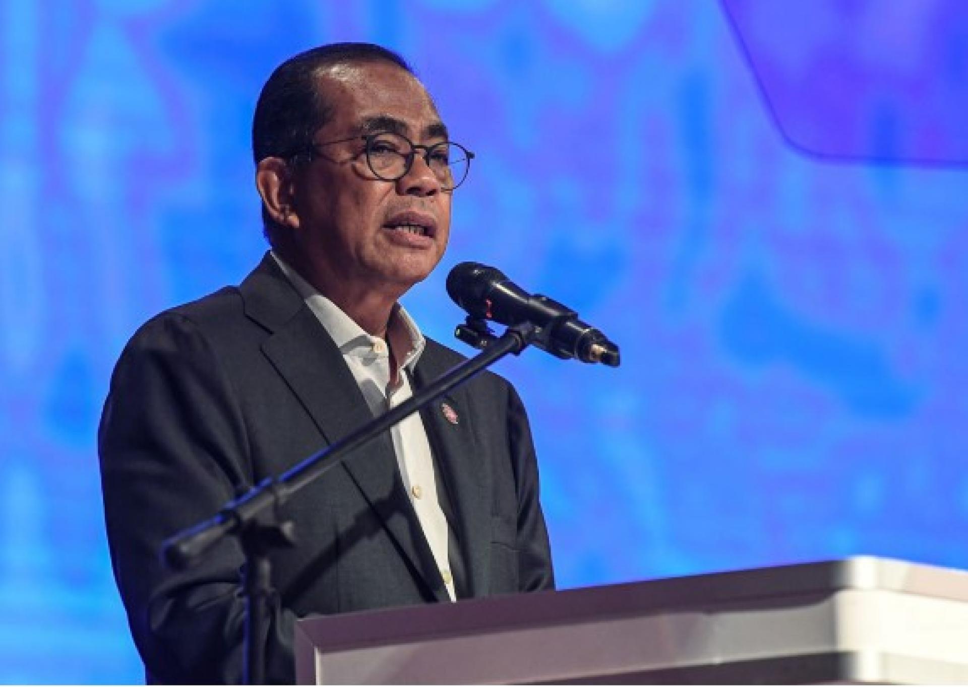 莫哈末卡立强调，无论在哪里都不应将女性当作性对象和娱乐消遣。