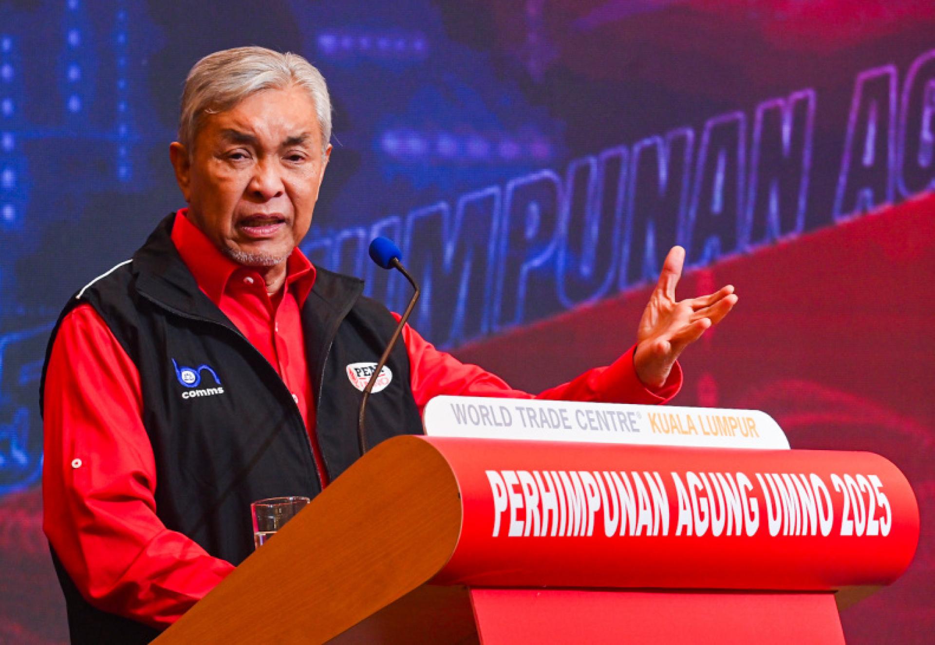 阿末扎希认为，巫统应尽快走出传统政治沟通模式的“旧框架”。