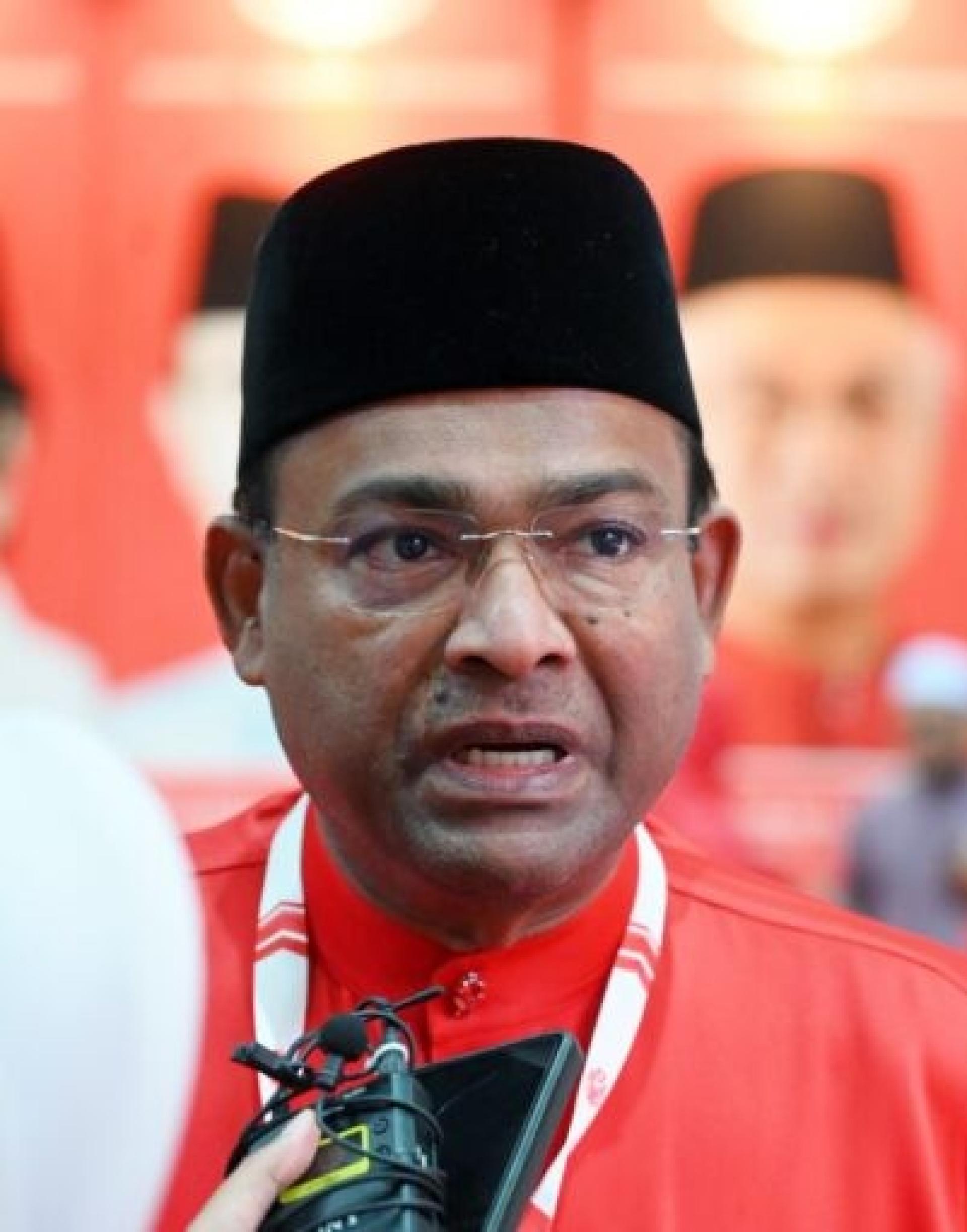 阿都阿兹：巫统最高理事会已经议决设立数码学校，以确保青年群体能够获取与党有关的重要资讯。（图取自Umno Online）