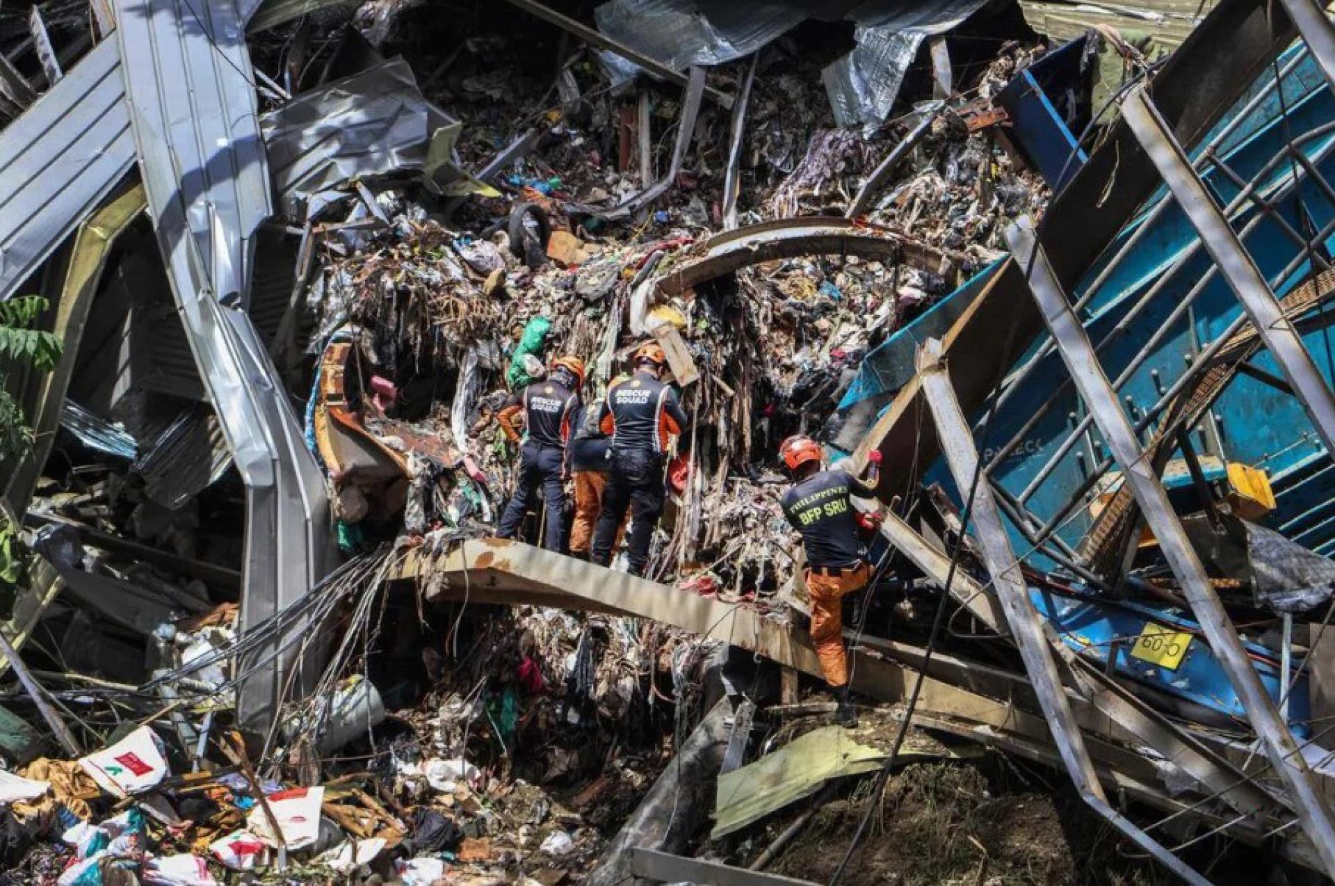 1月8日，约有四层楼高的菲律宾宿雾市民营的比纳利乌（Binaliw）掩埋场发生坍塌，大量垃圾掩埋周围的建筑物。 （法新社档案照片）