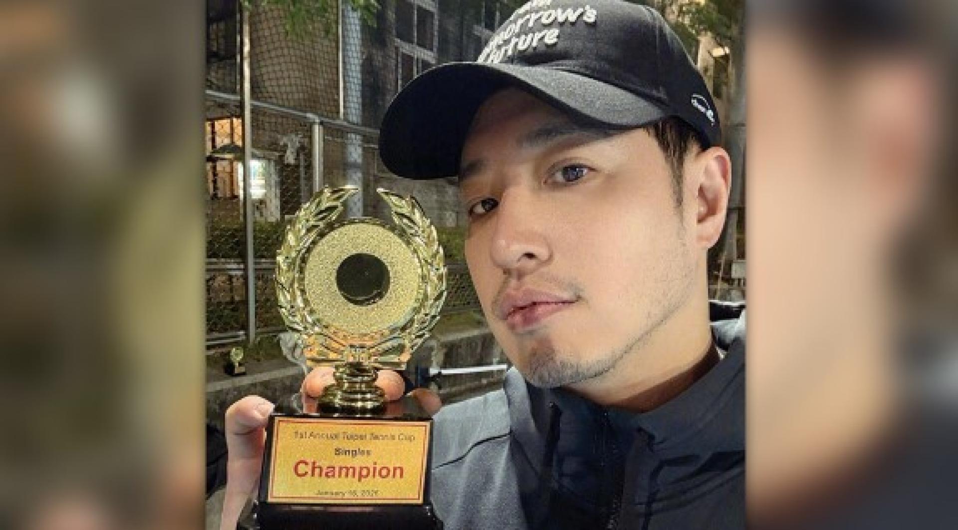 潘玮柏拿下网球比赛的单打冠军，被网友建议教周杰伦打球。