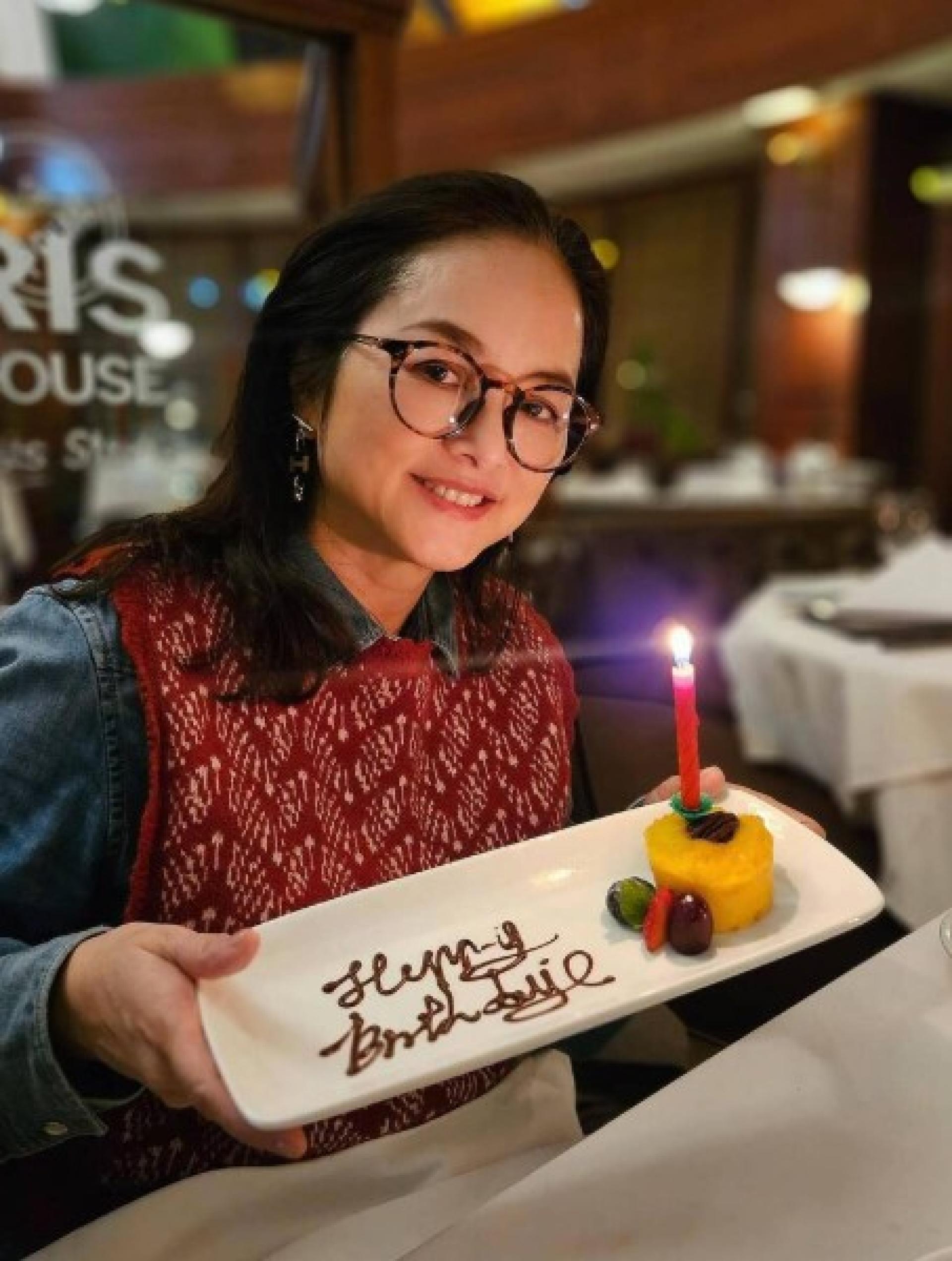 叶蕴仪13日欢度53岁生日。