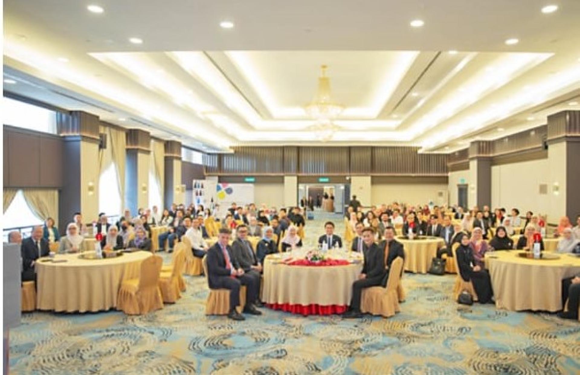 终身学习产业合作论坛会场