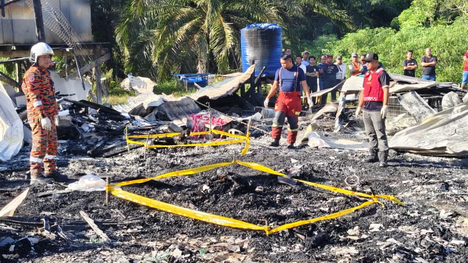 工人宿舍火灾，现场共有两名遇难者，其中一男一女全身烧焦身亡。