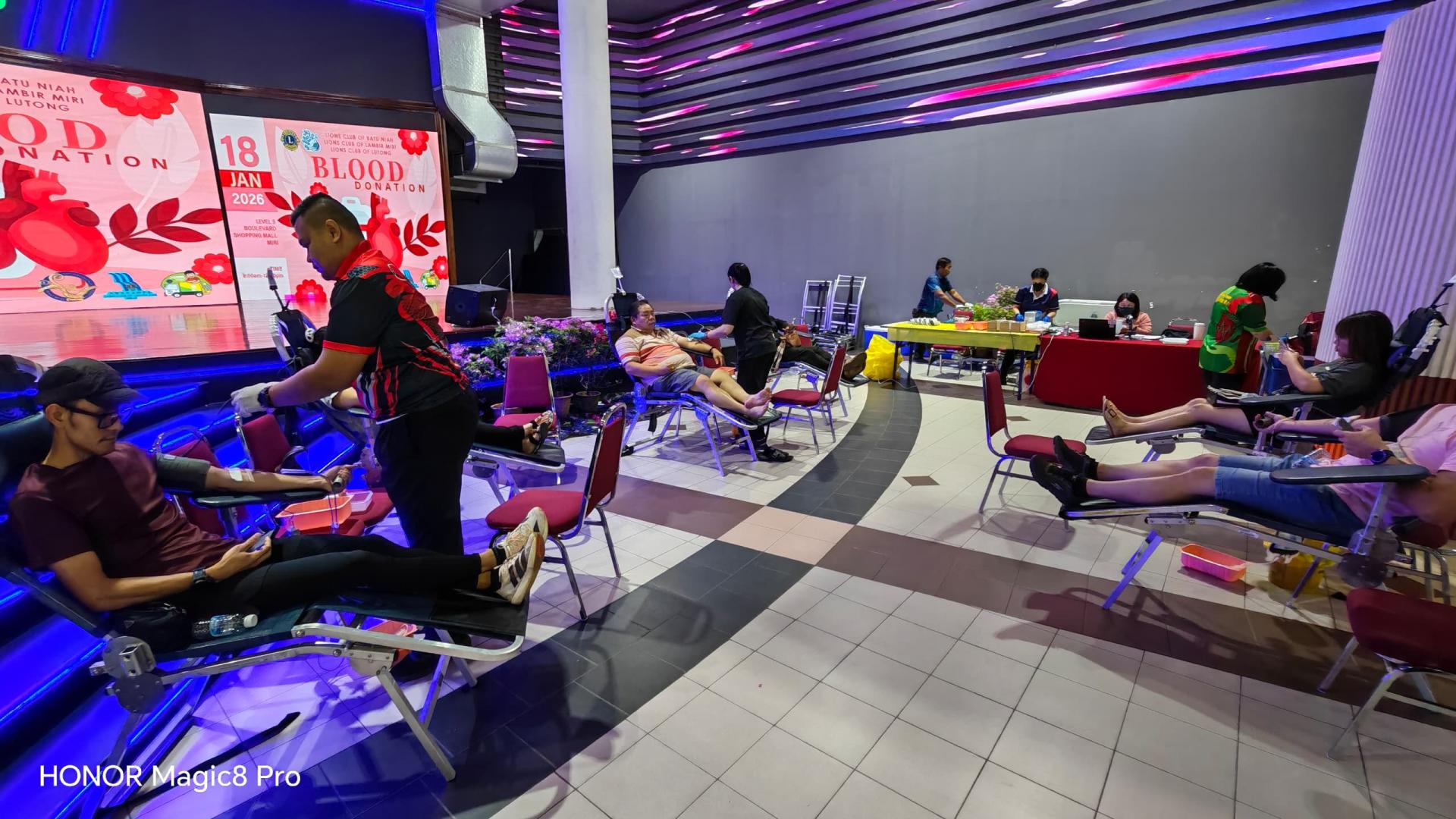 国际狮子会308A2区第11分区属下罗东狮子会、兰比尔狮子会与石山狮子会成功于在富丽华购物广场4楼活动厅联办捐血活动，反应热烈。