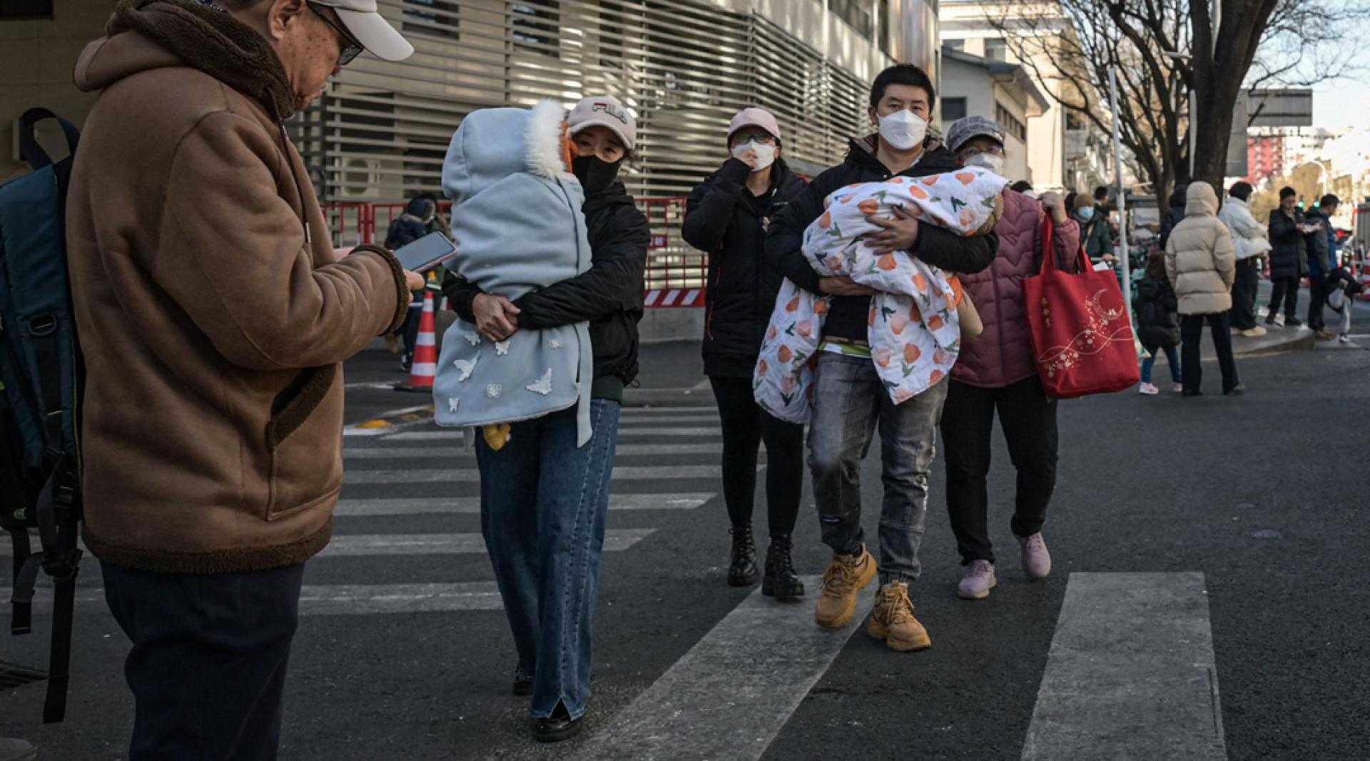 2025年中国新生儿总数降至792万人，为数十年来最低水平。