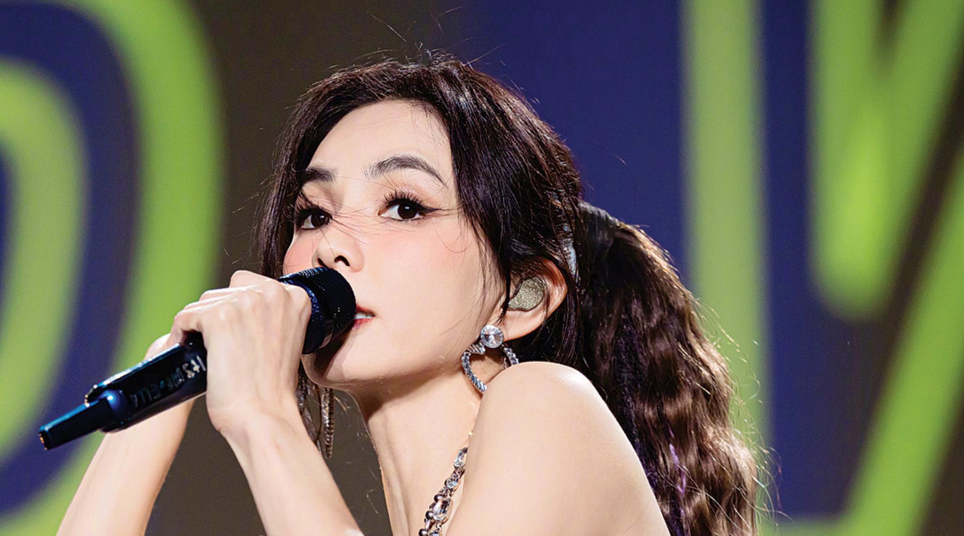 Ella近来在中国展开巡演。