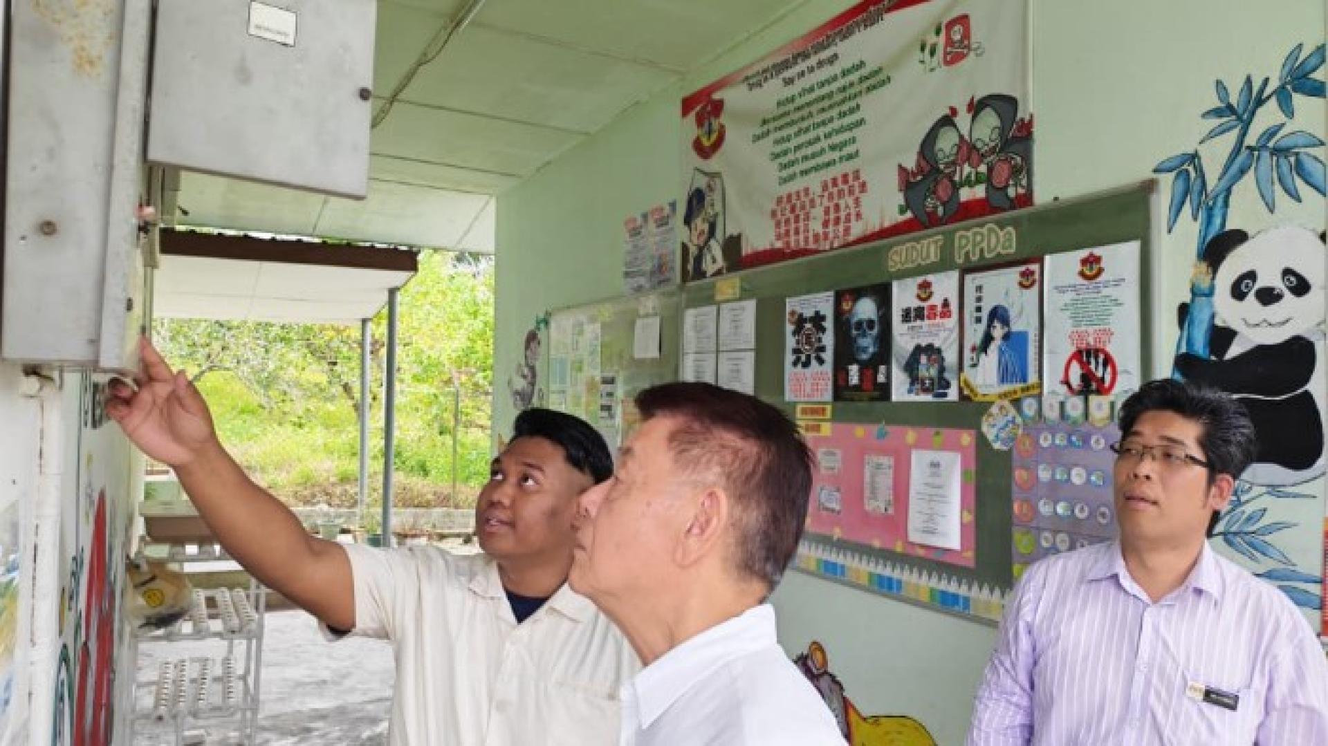 拿督陈冠勋亲临现场视察即将实施的项目。