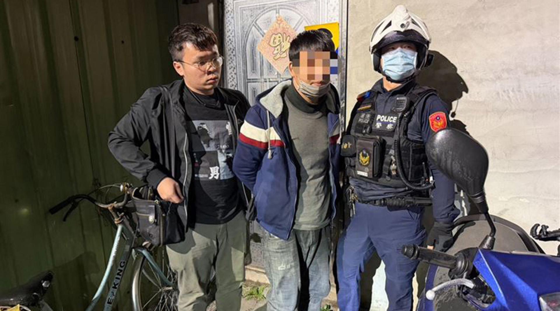 凶嫌廖男（中）落网。