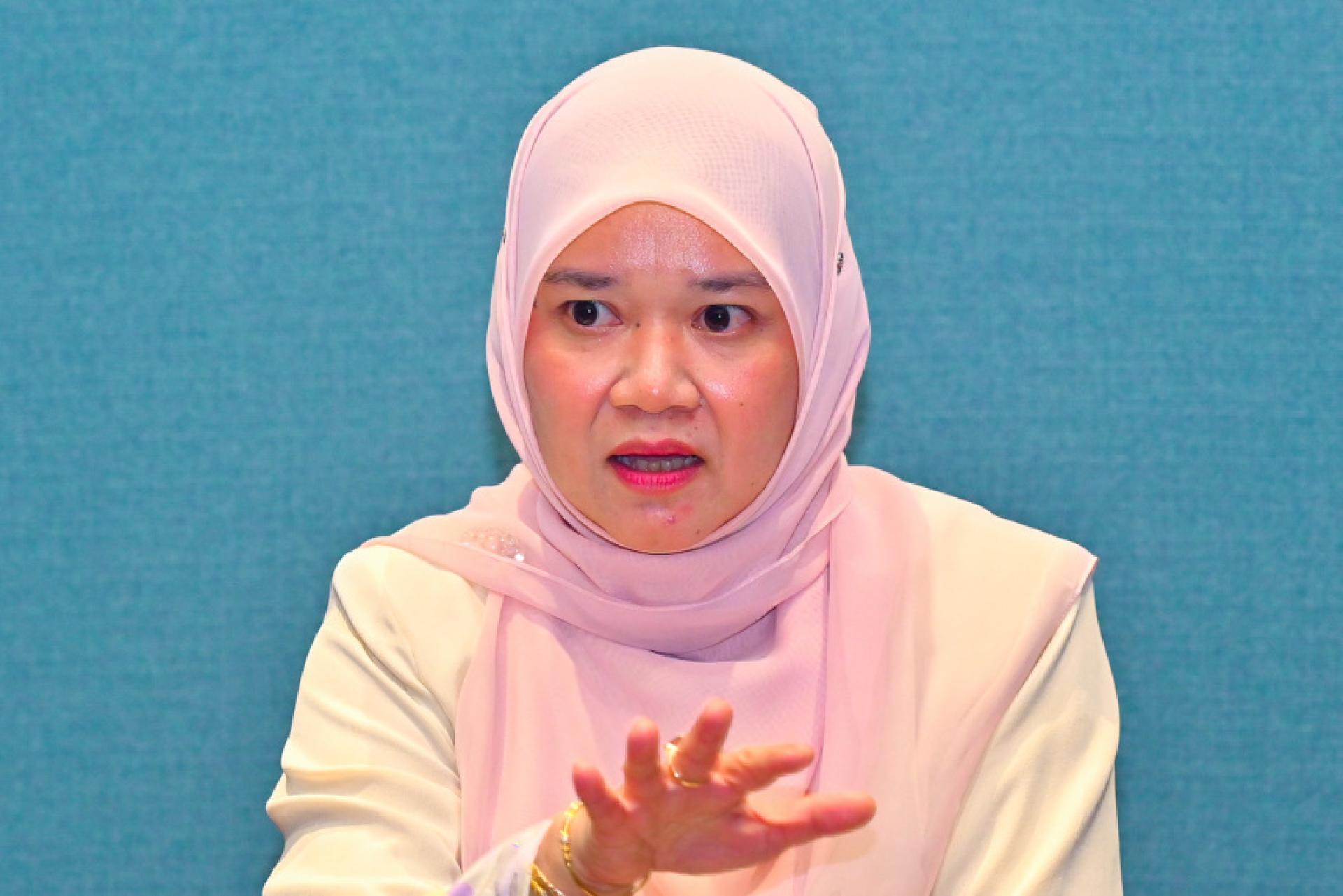 法丽娜：考试局将负责小学四年级评估及中三评估，而今年小学四年级的评估将落在10月。