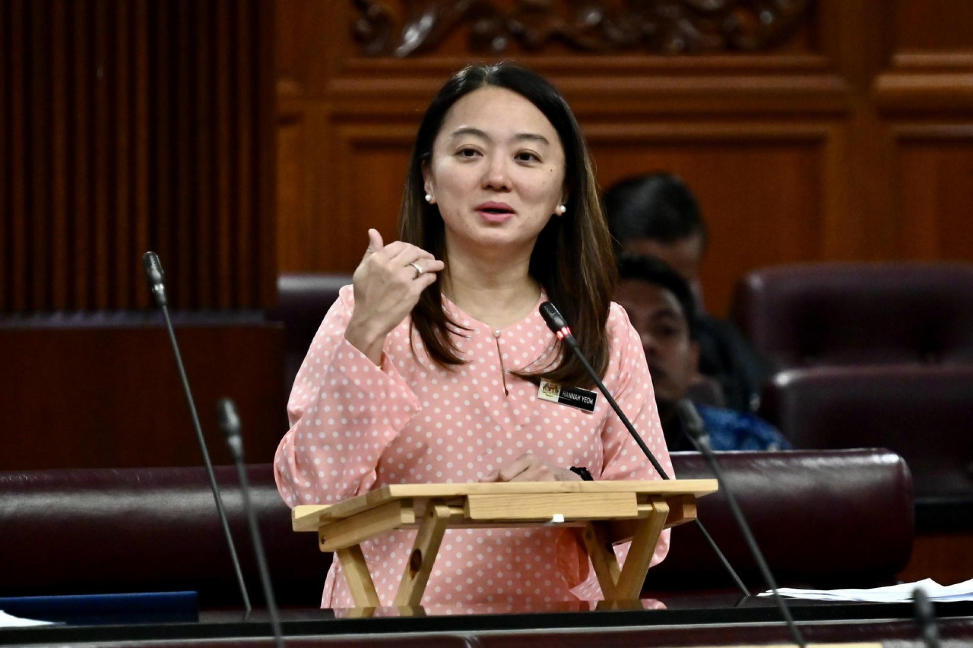 杨巧双：DBKL去年向乱丢垃圾者发出近1500张罚单。